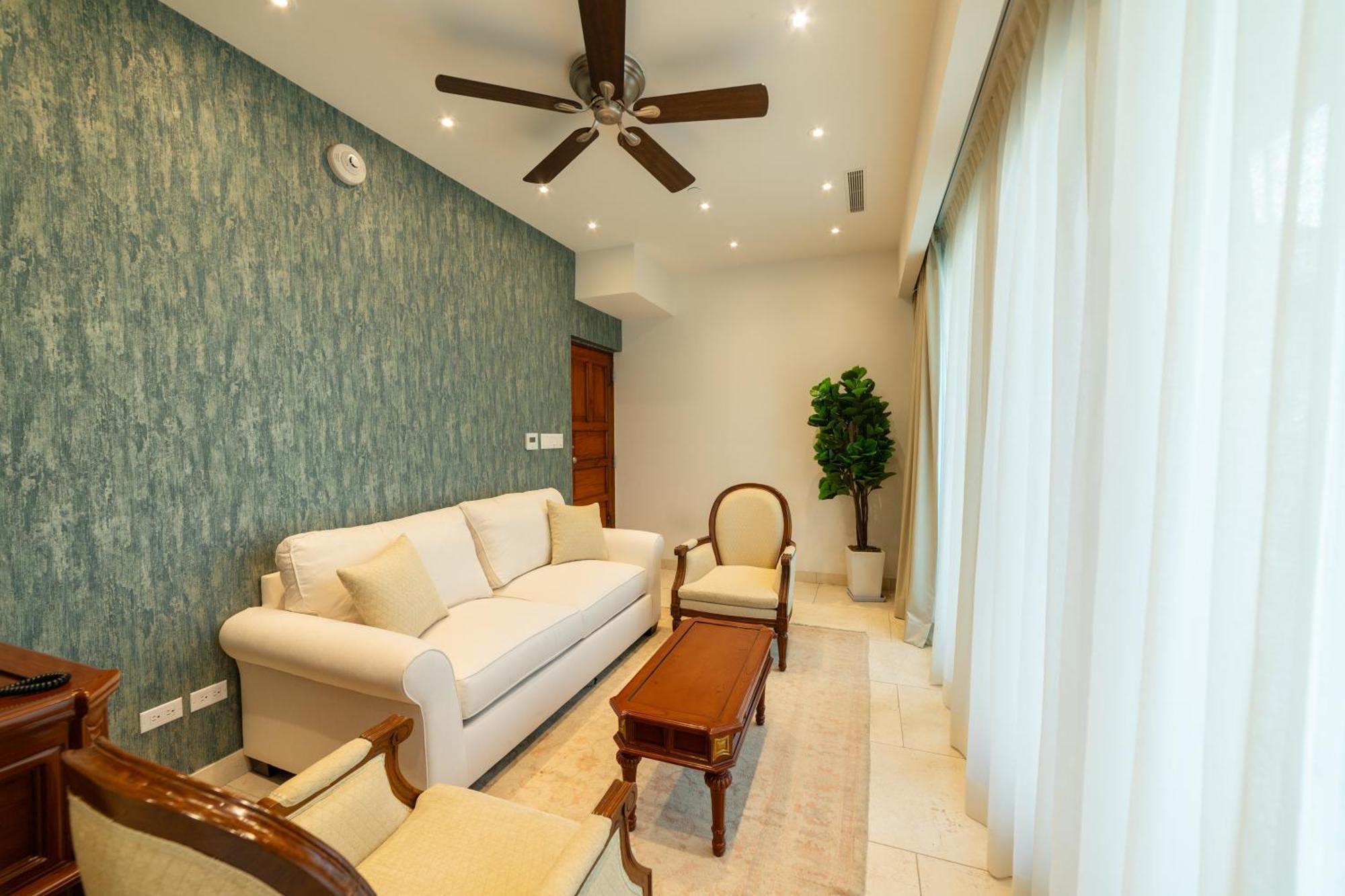 King Suite with Balcony GS-6