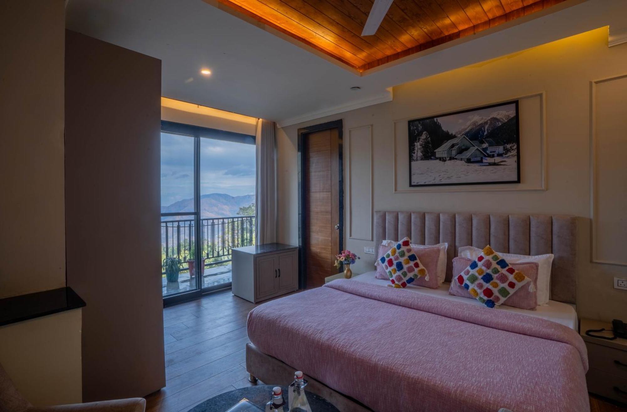 Family Suite with Balcony,1651292323:JPEG