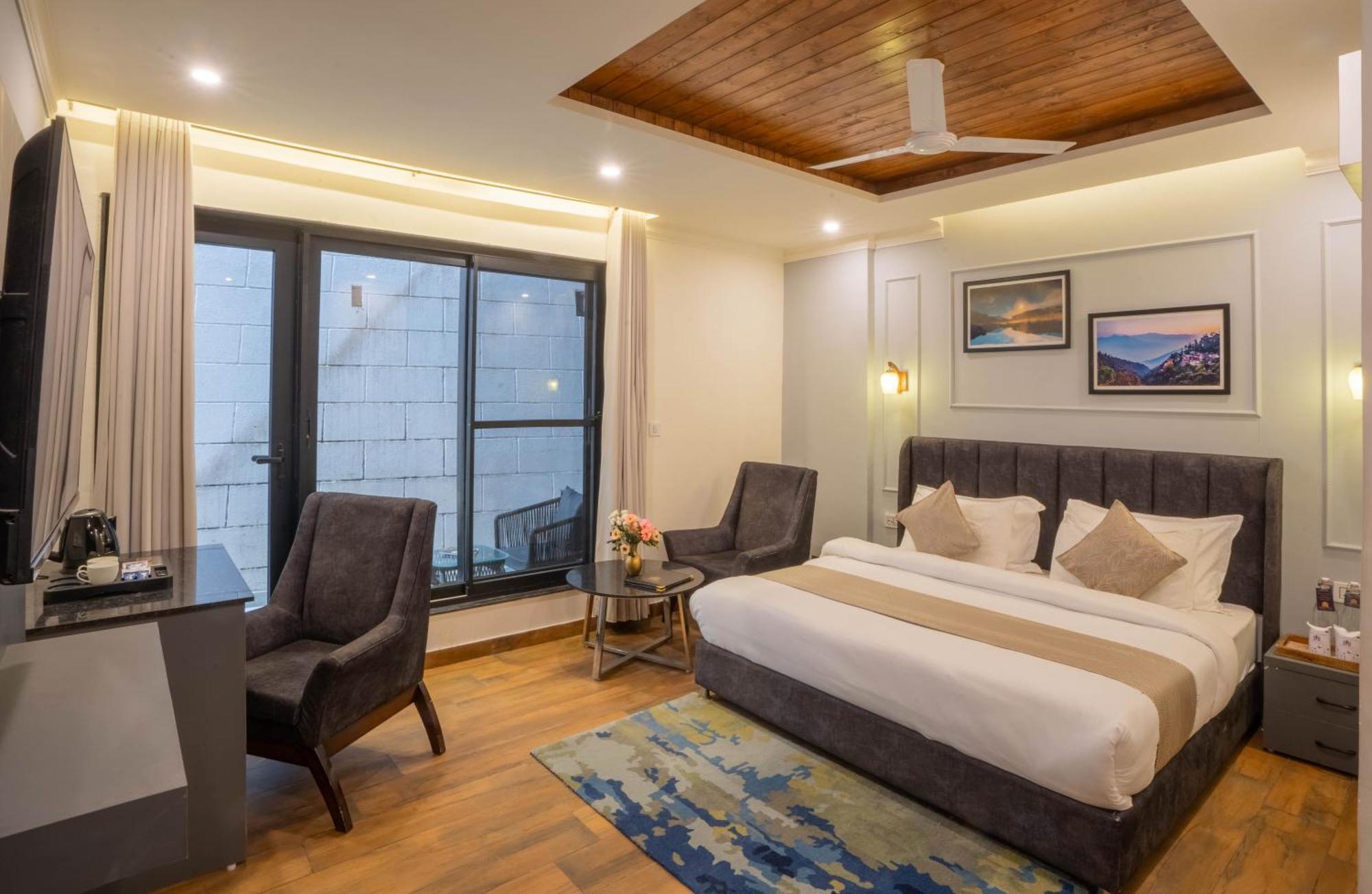 Deluxe Double Room with Balcony