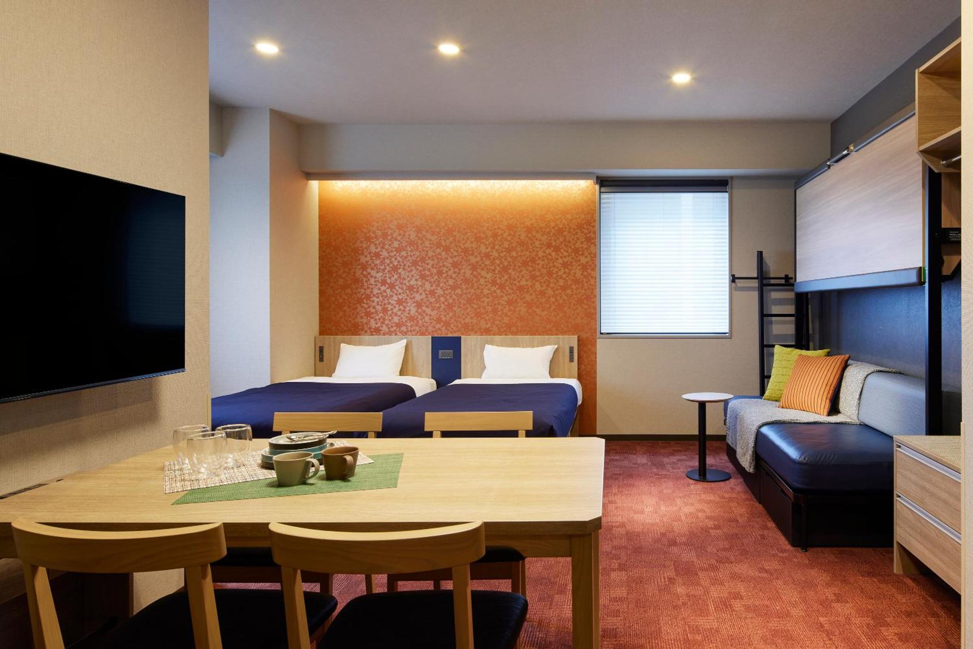 Quadruple Room,1341376136:JPEG