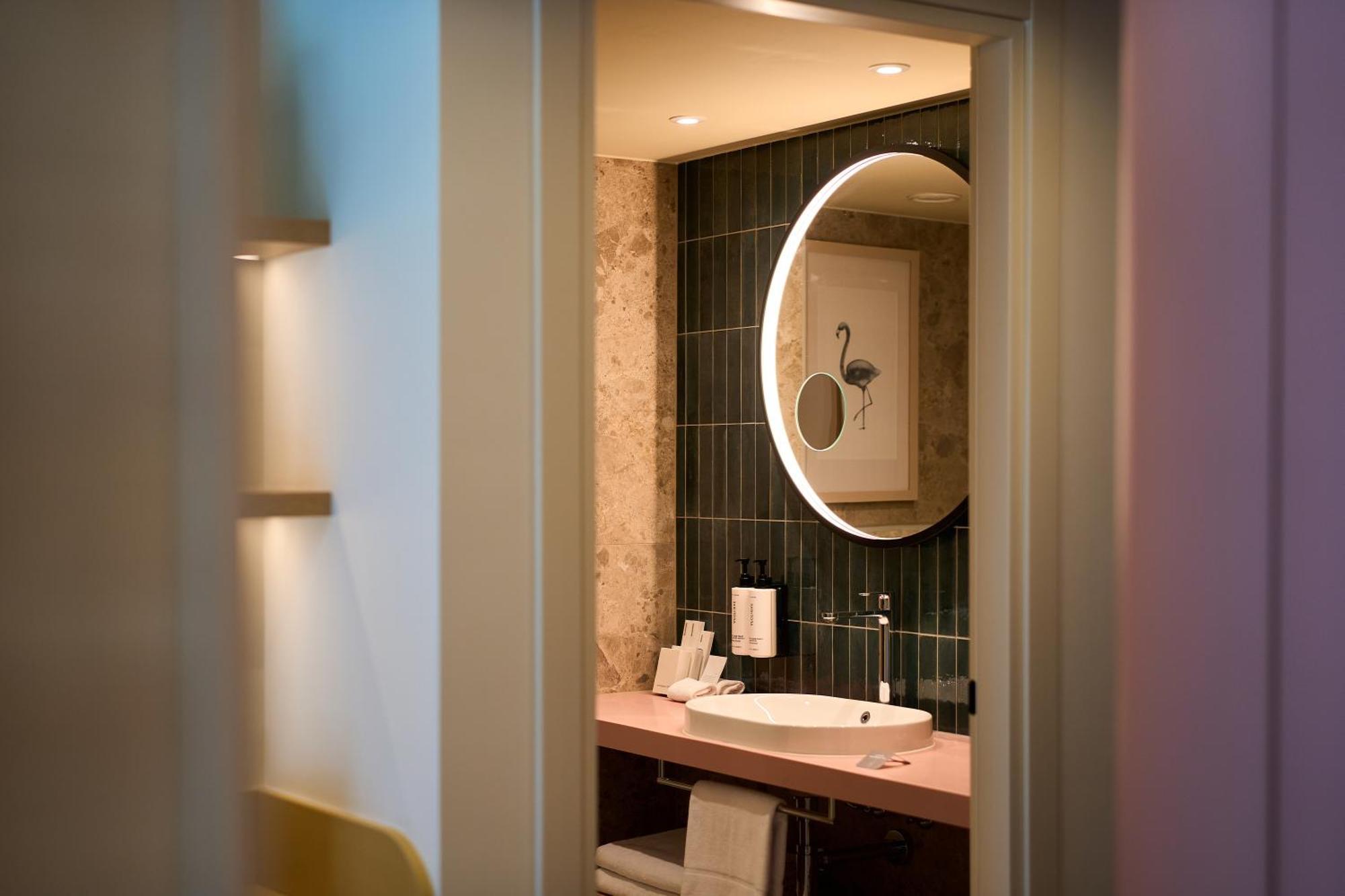 Premium King Room with Sofa Bed,1653888787:JPEG