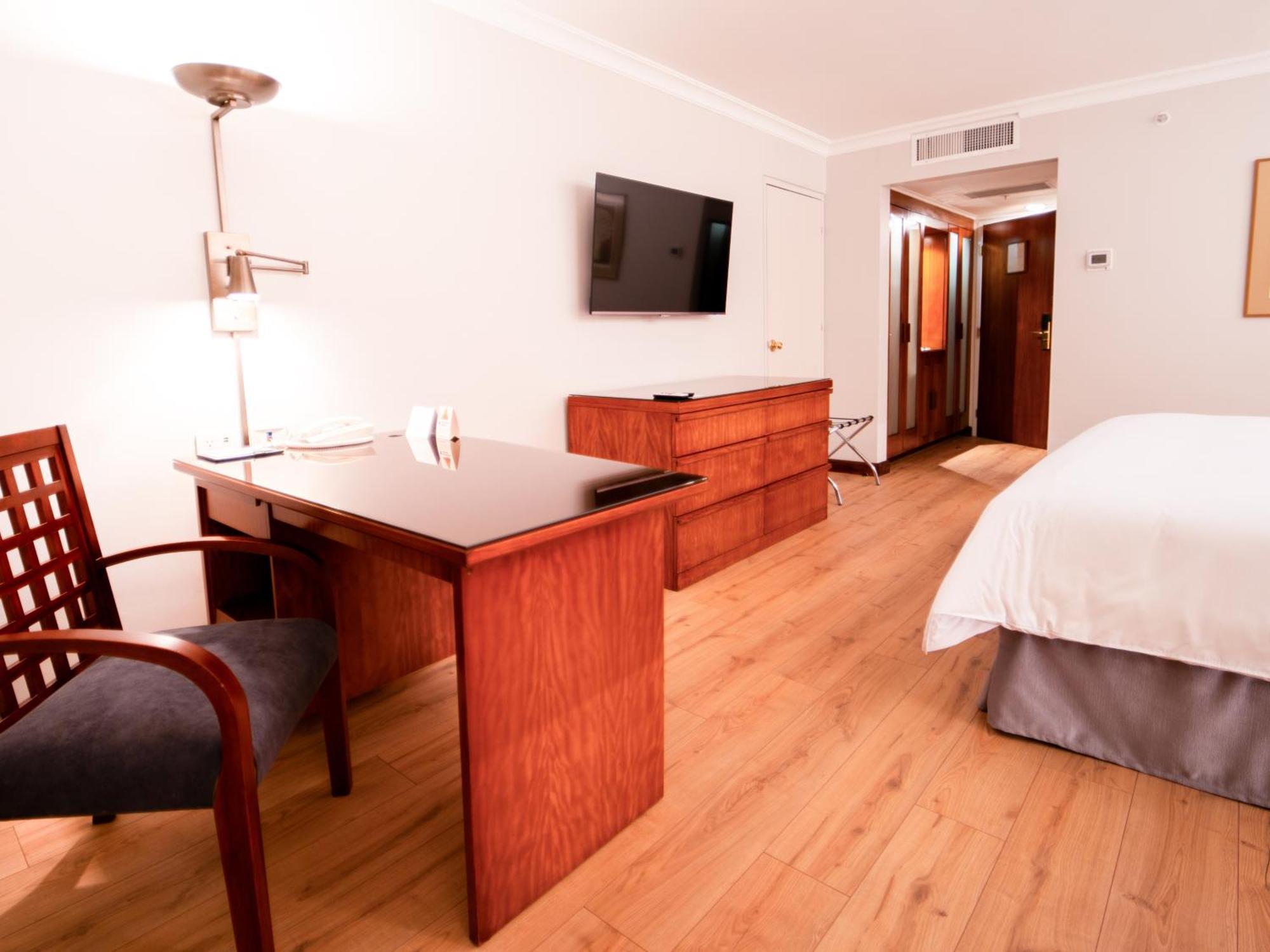 Deluxe King Room,1656184530:JPEG