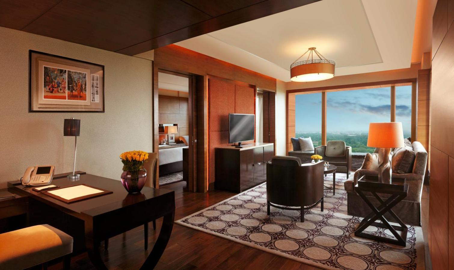 Executive Suite,1657151937:JPEG