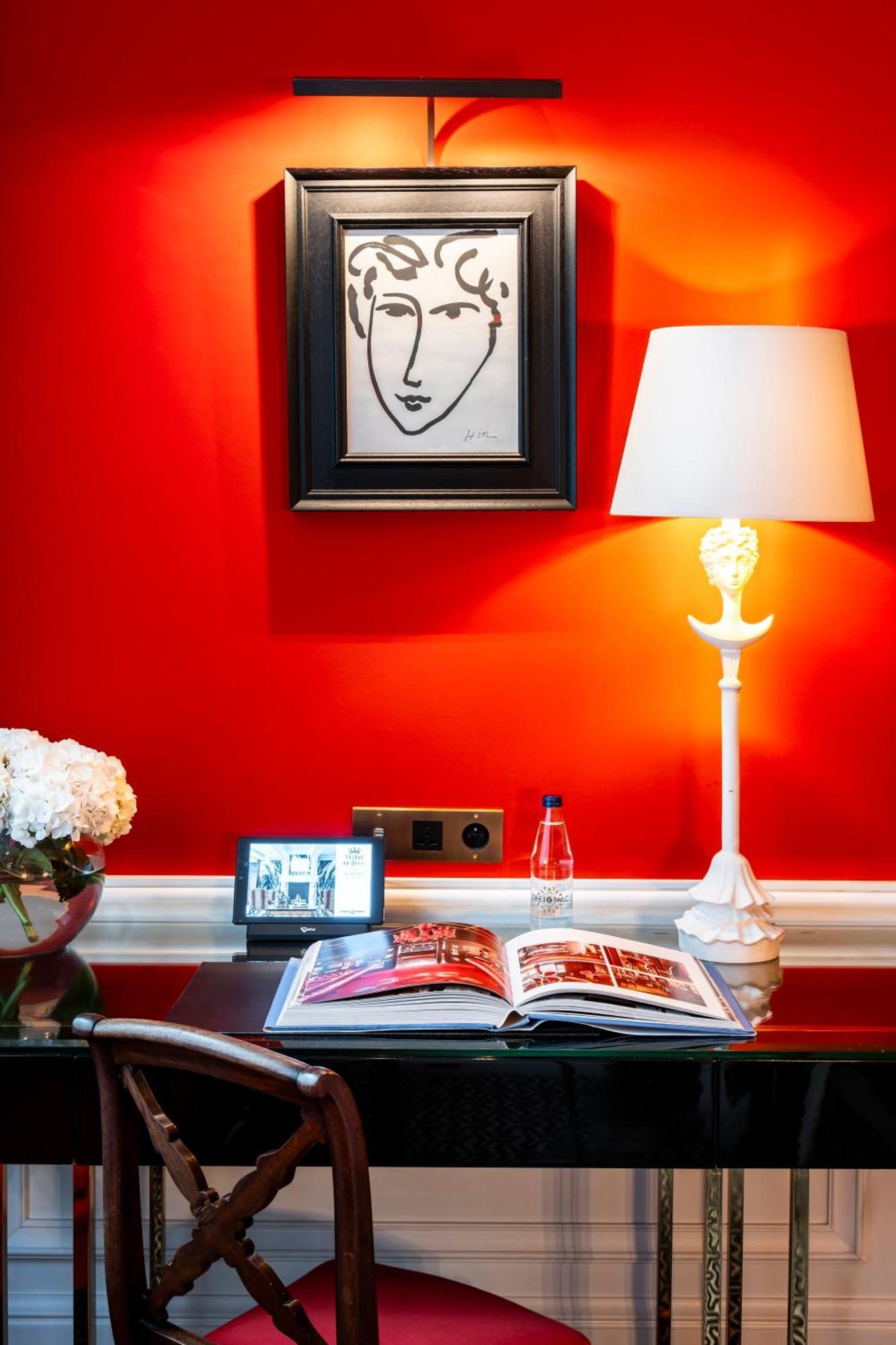 Superior, Guest room,1 Queen,1657193554:JPEG