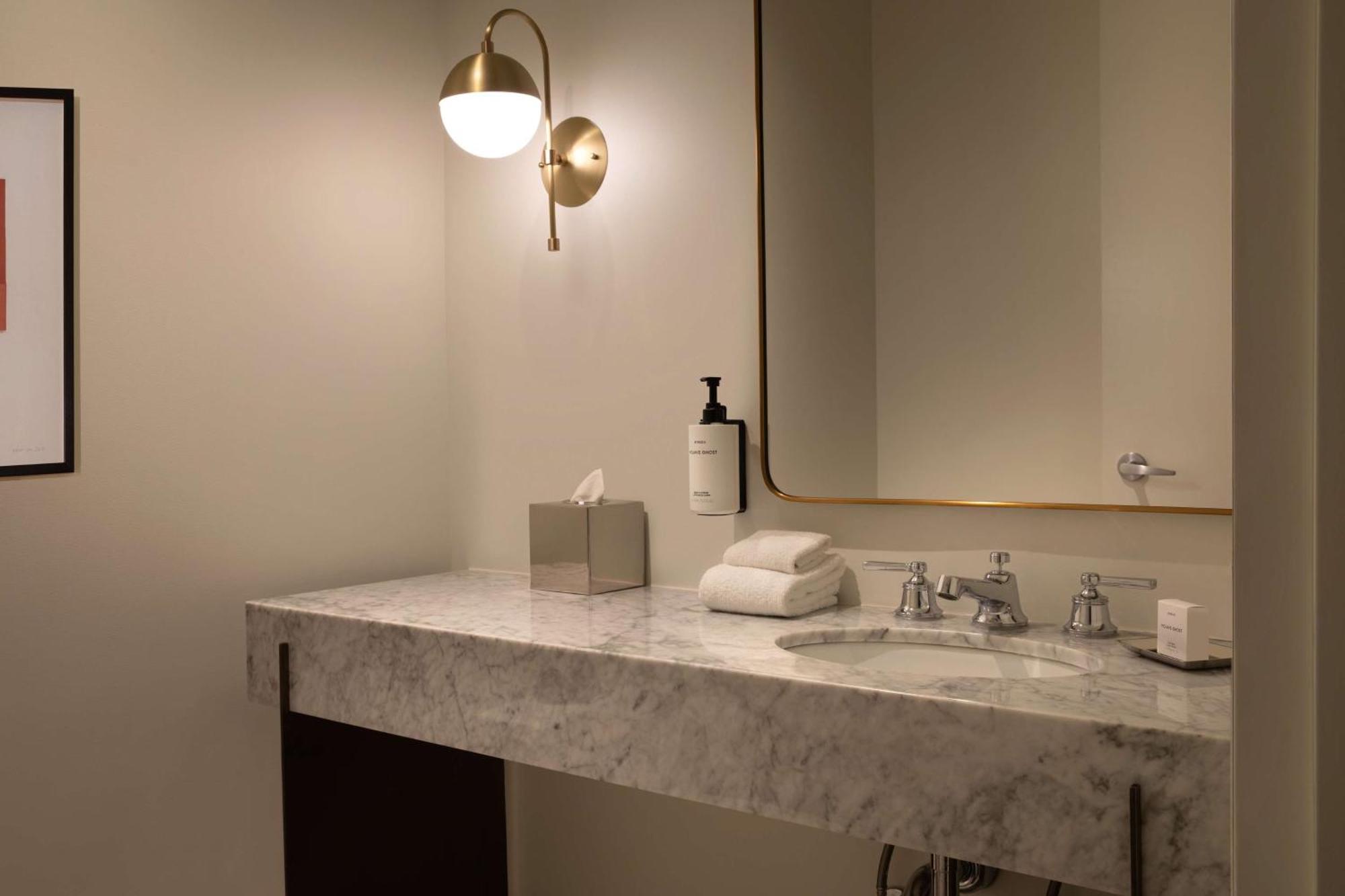 One-Bedroom King Suite with Park View,1657194944:JPEG