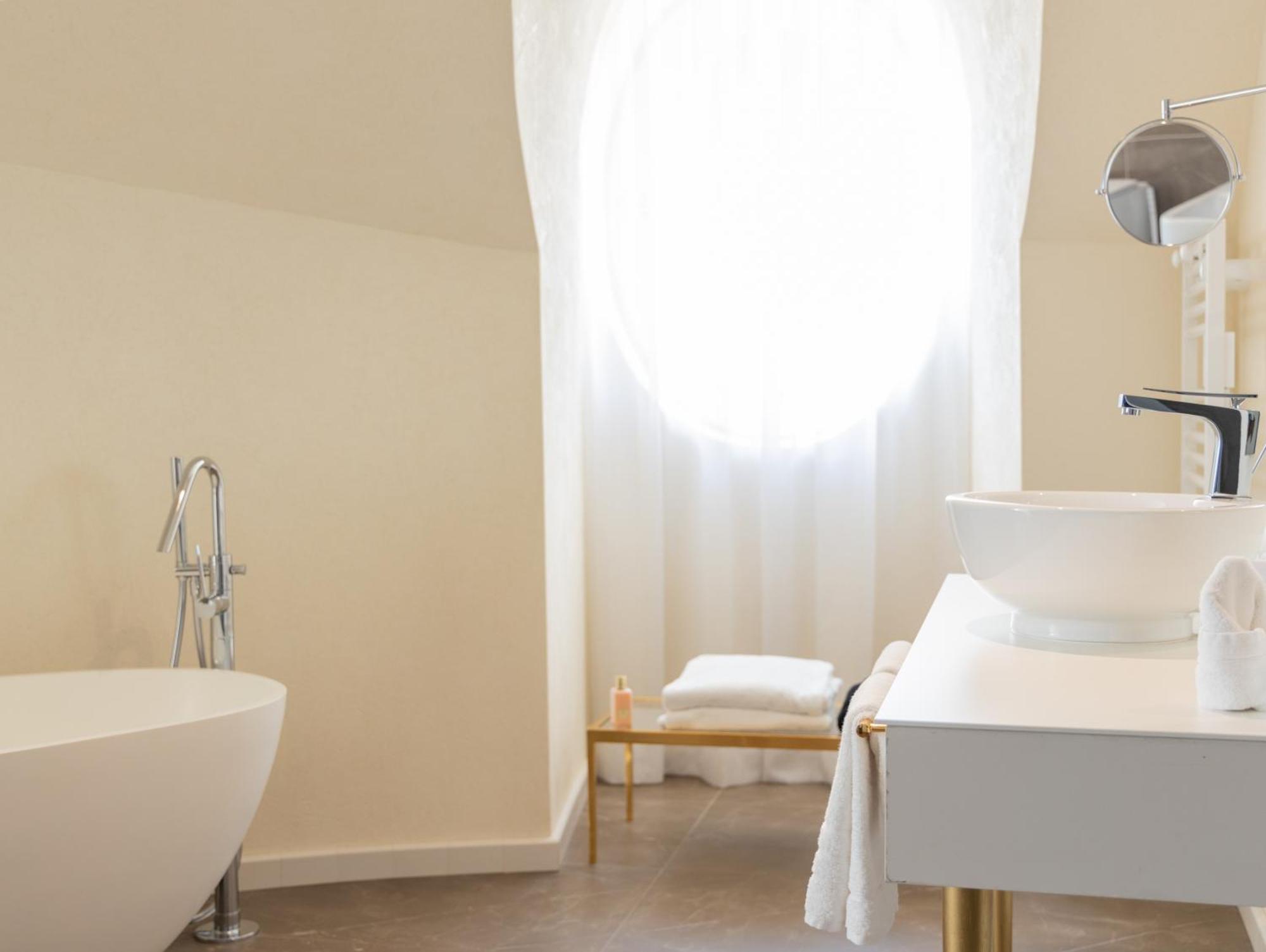 One-Bedroom Suite with Free access to Spa,1658118429:JPEG