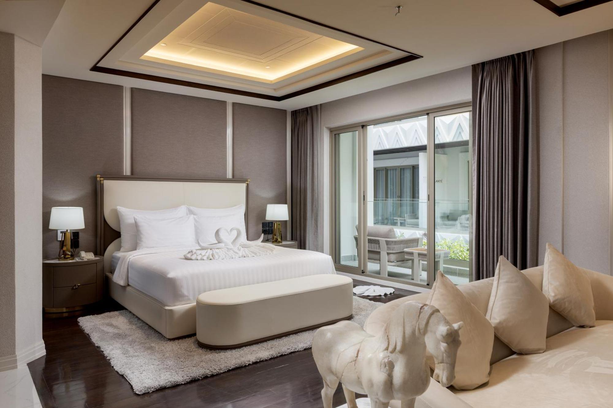 Deluxe King Suite