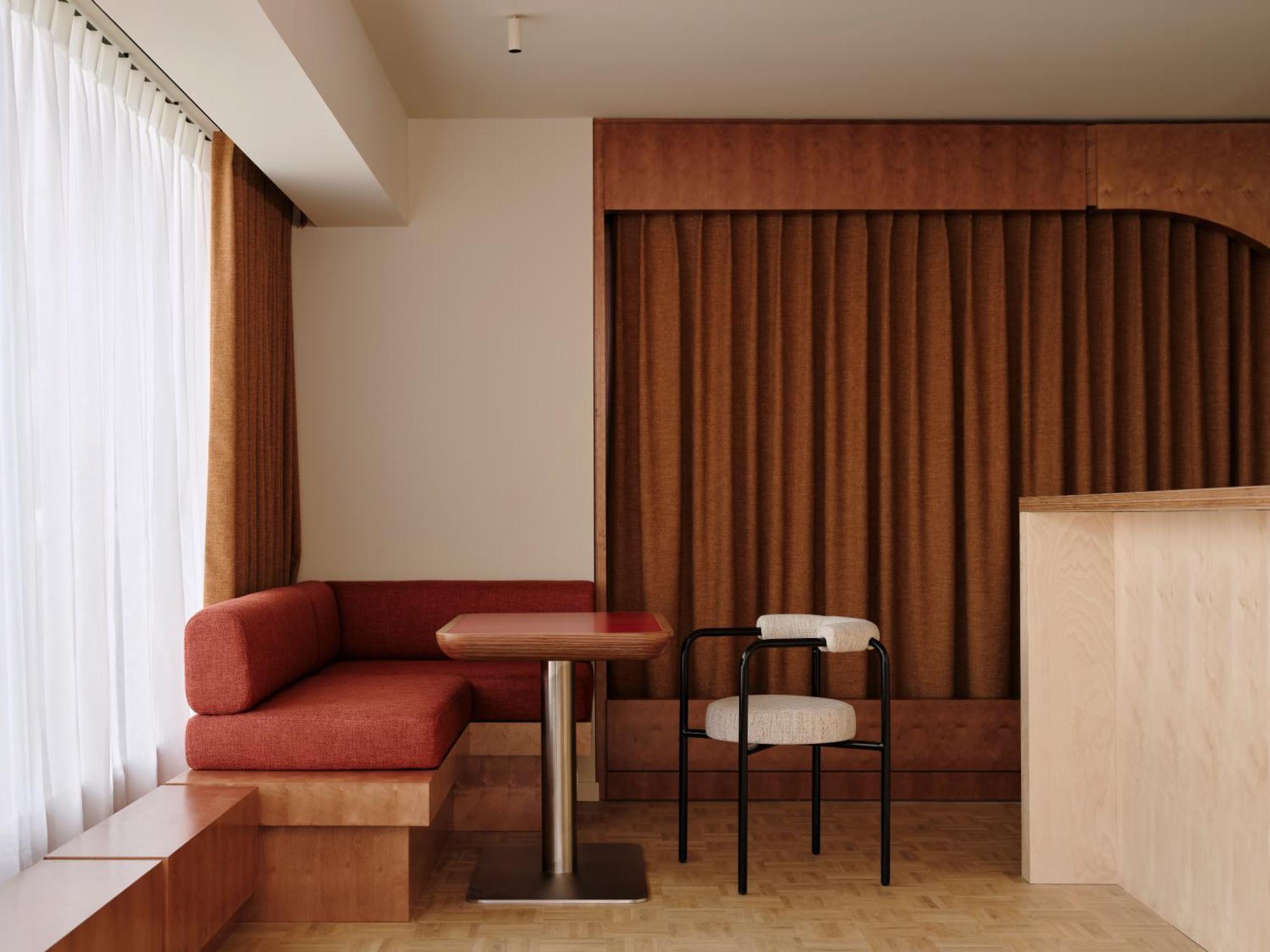 Deluxe King Suite