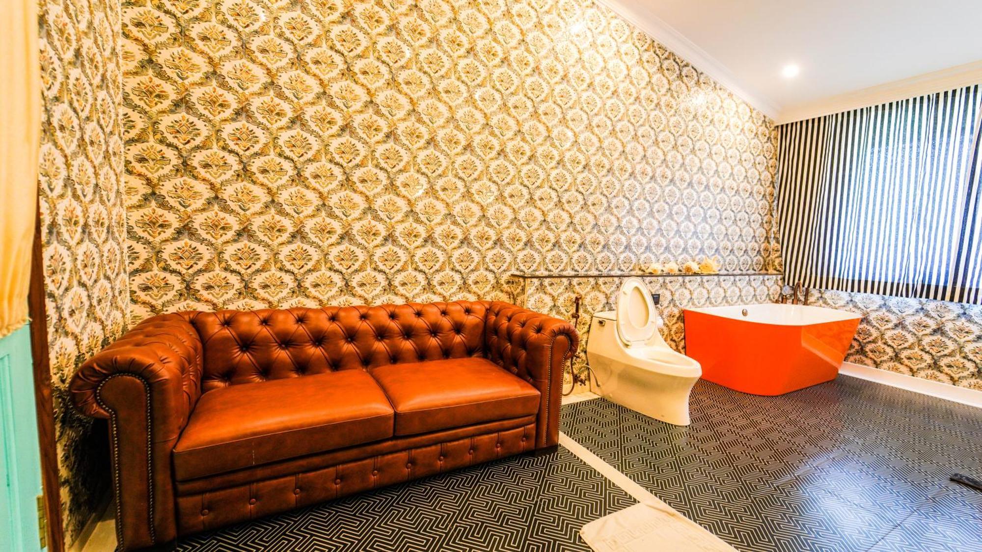 The Henry L. Montgomery Suite,1678772544:JPEG