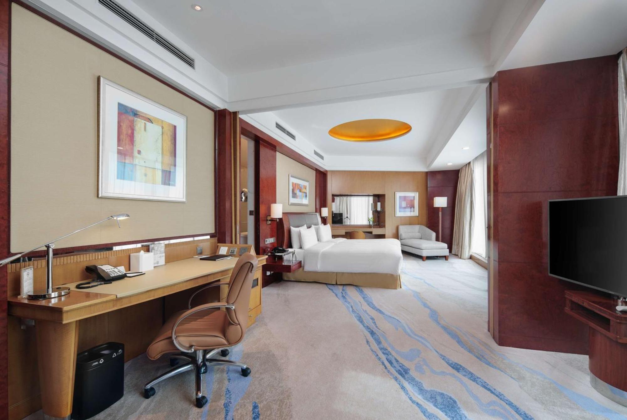 Grand Bund View Suite King