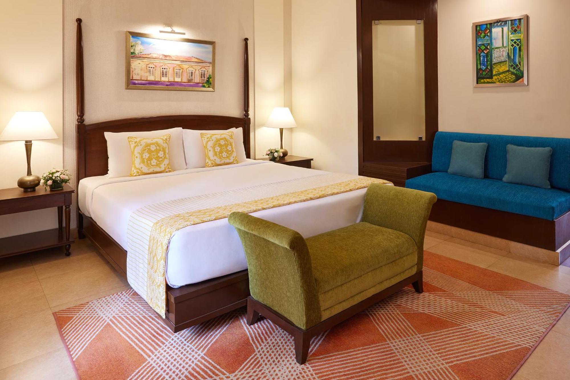 Deluxe King Room Balcony Beer on arrival Shuttle to nearest beach on F&B,1662988526:JPEG