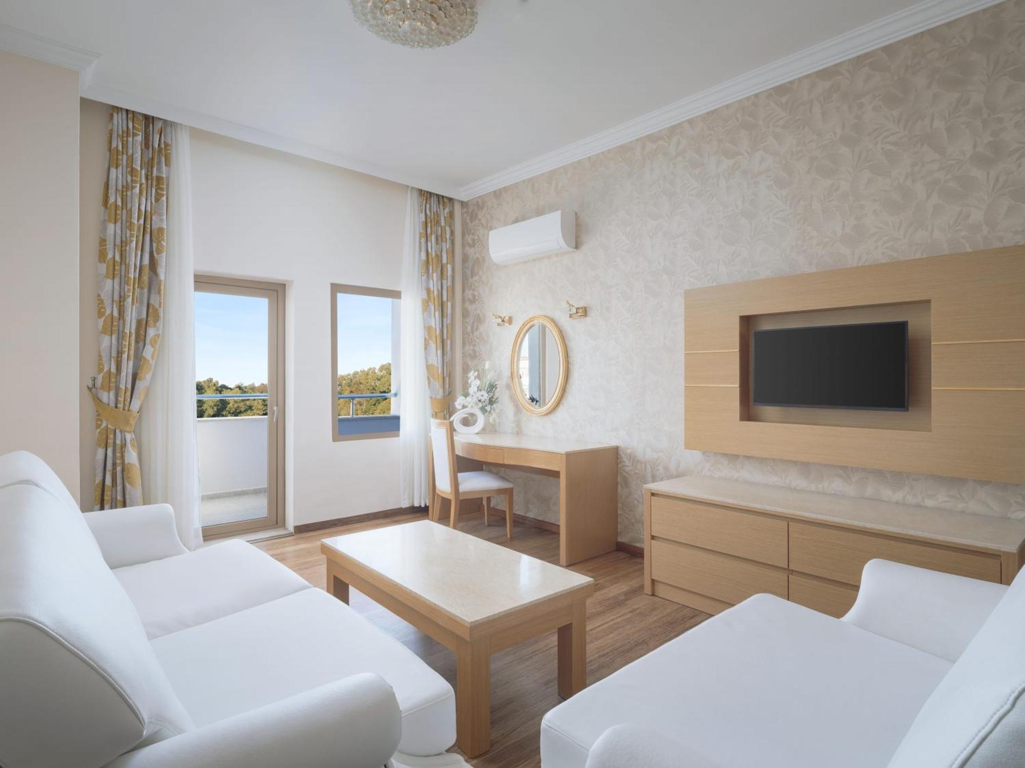 Suite with Sea View