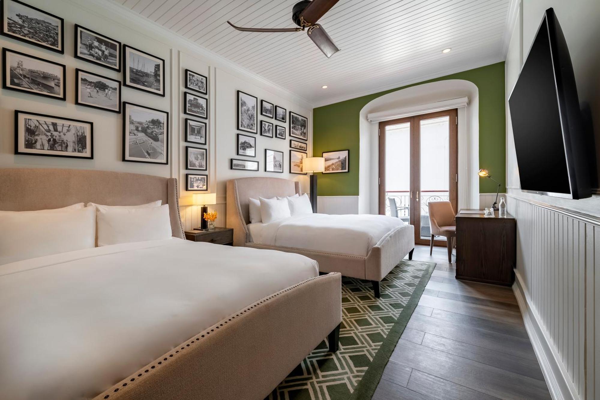 Queen Room with Two Queen Beds and Courtyard View