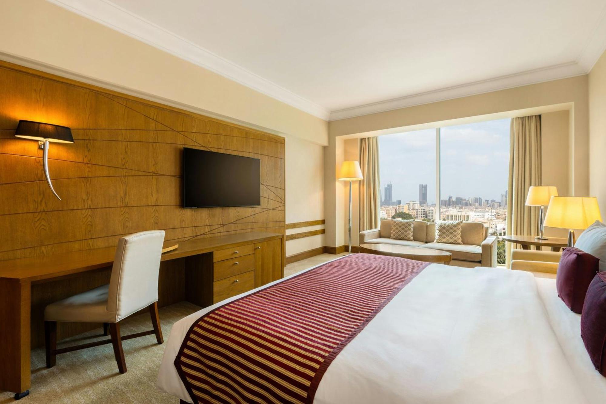 Grand Platinum King Room - Concierge Lounge Access - Guaranteed 3pm Late Check Out and 20% Discount on F&B (applicable only on weekdays)