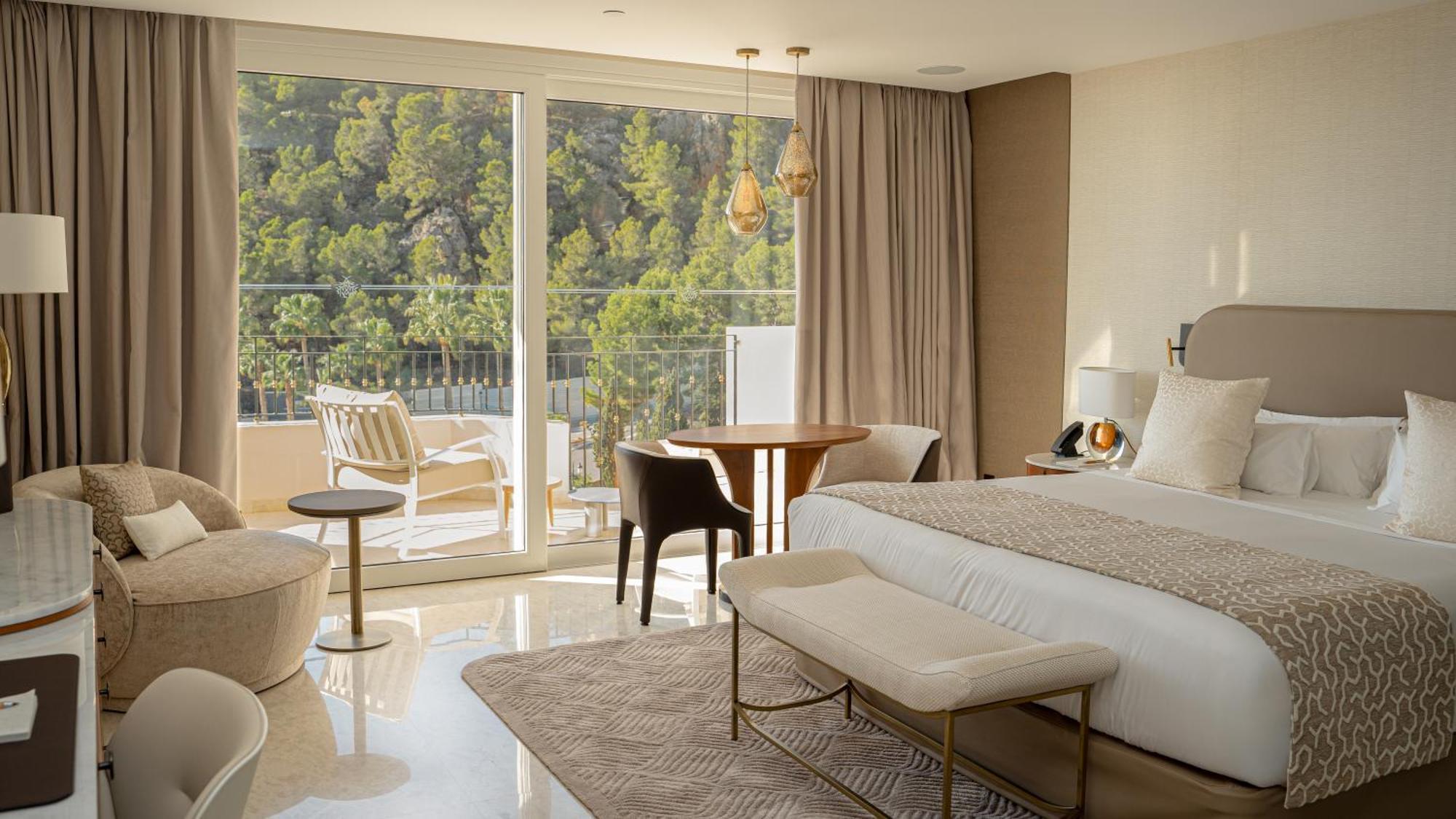 Deluxe King Room