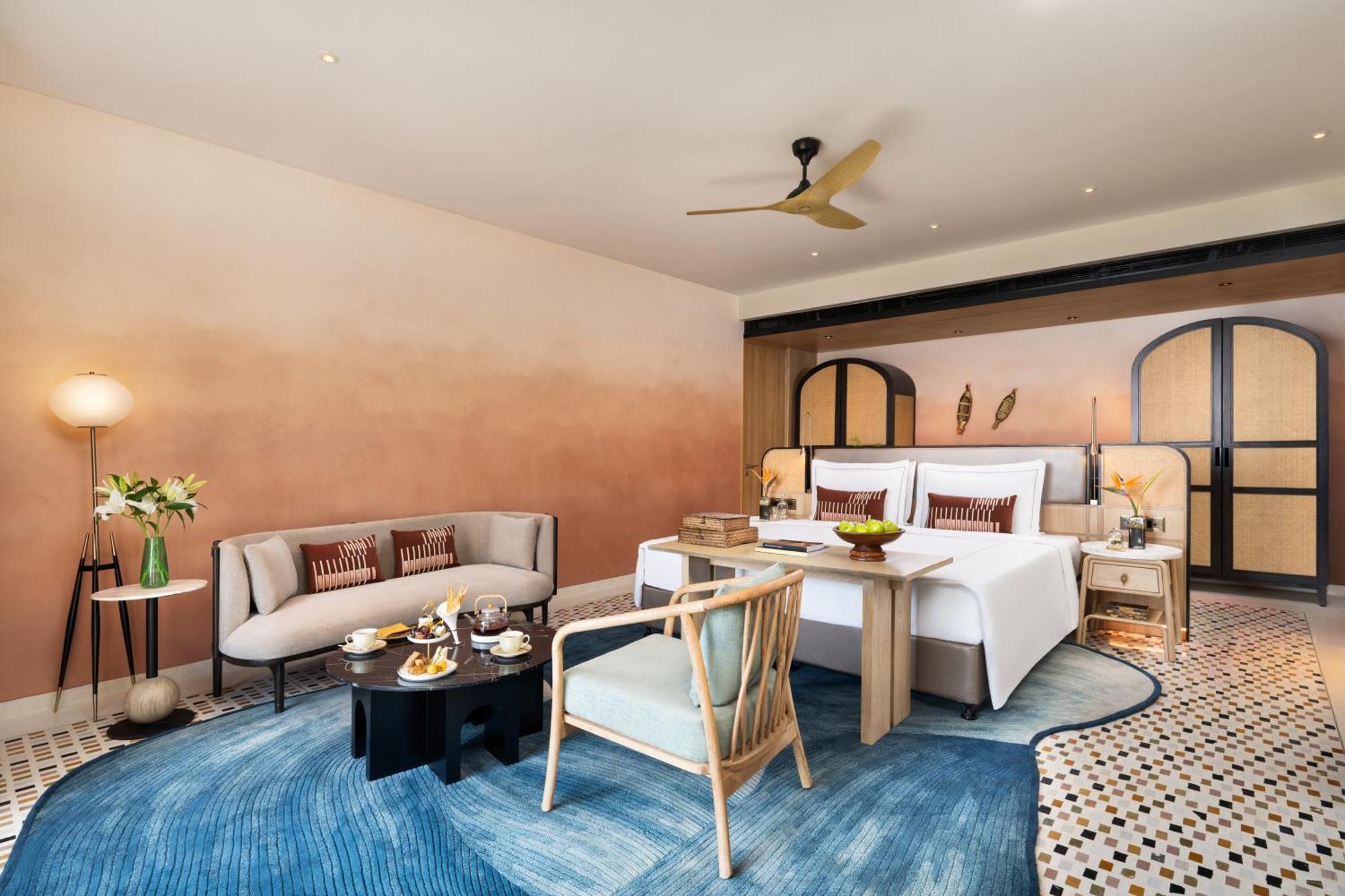 Luxury Sea View Room King Bed with Balcony