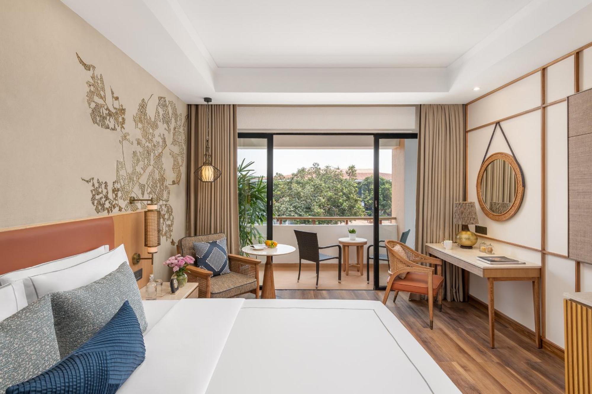 Superior Room King Bed,1668077109:JPEG