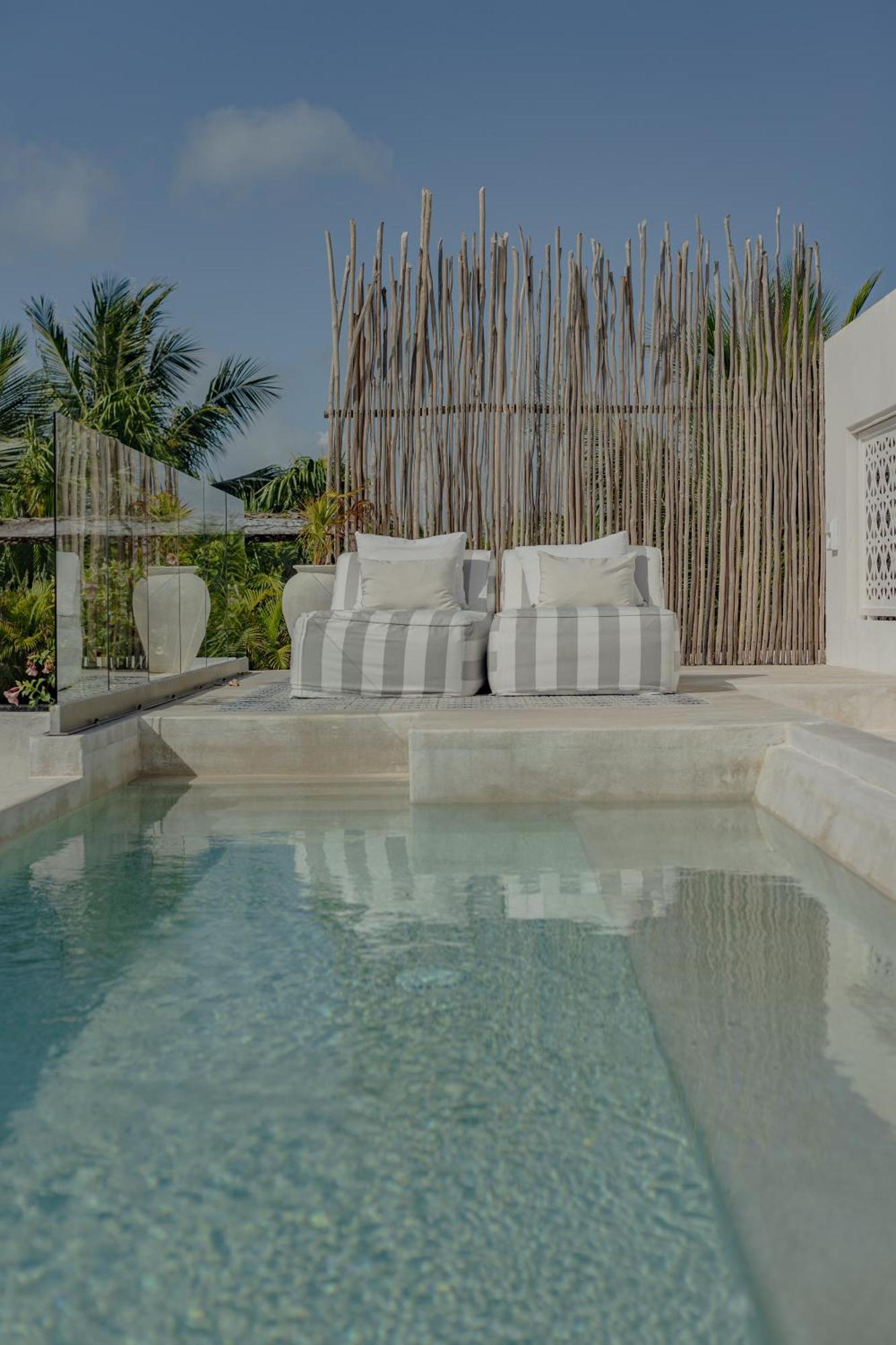 Penthouse Private Pool Master Suite,1618441024:JPEG