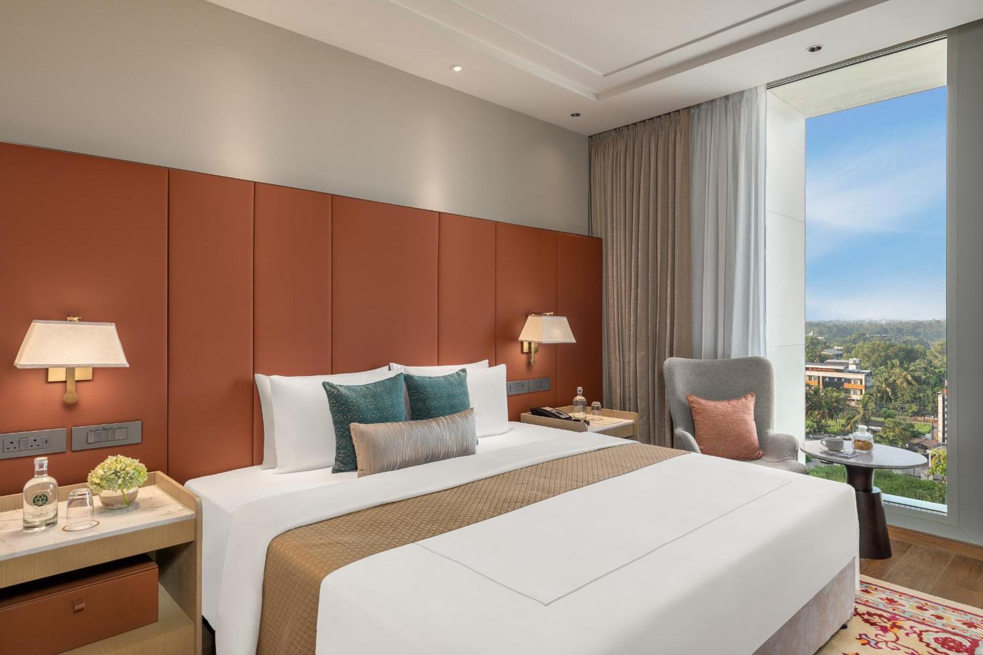 Luxury Room City View King Bed