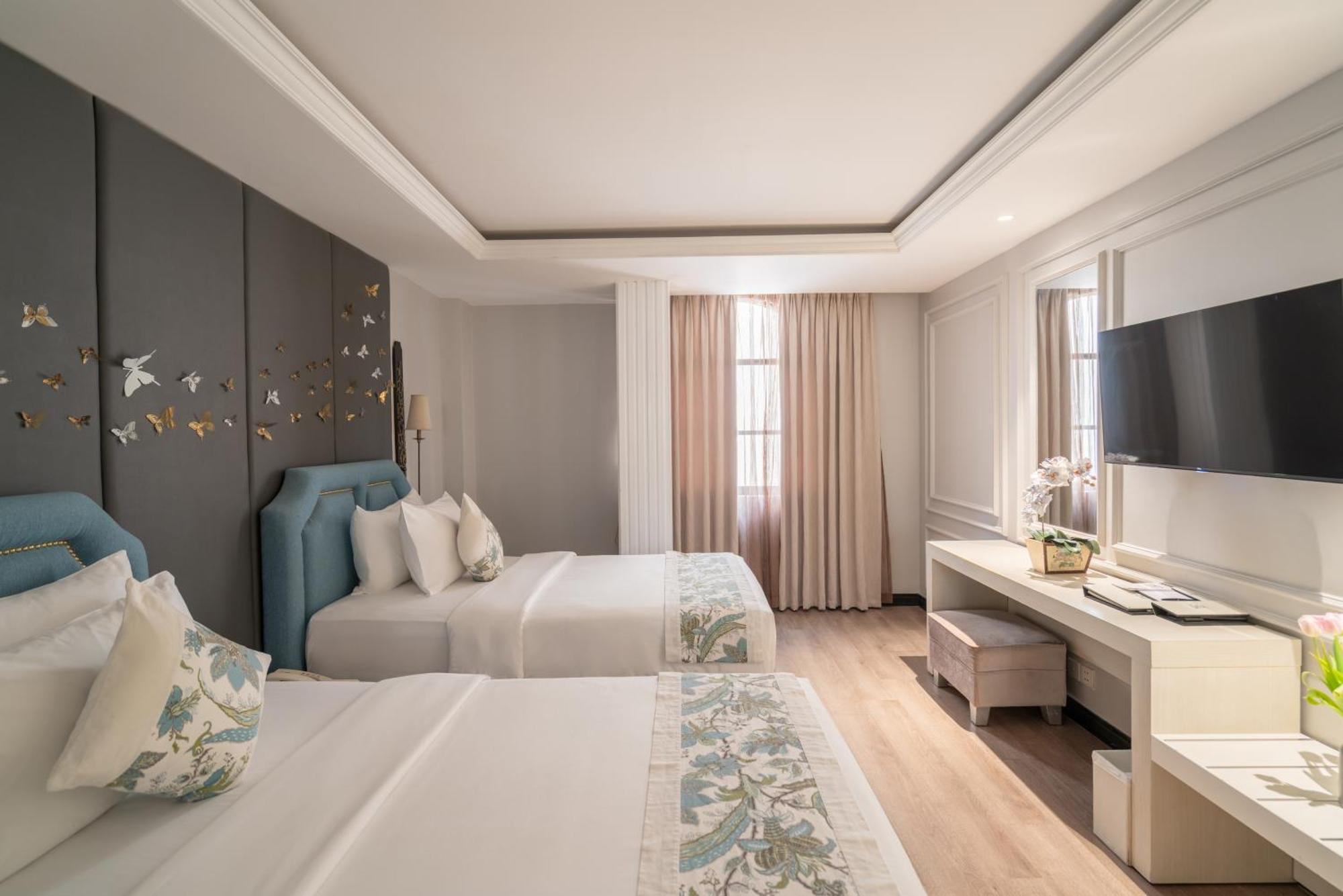 Premier Suite With Kitchenette - Afternoon Tea,1671875100:JPEG