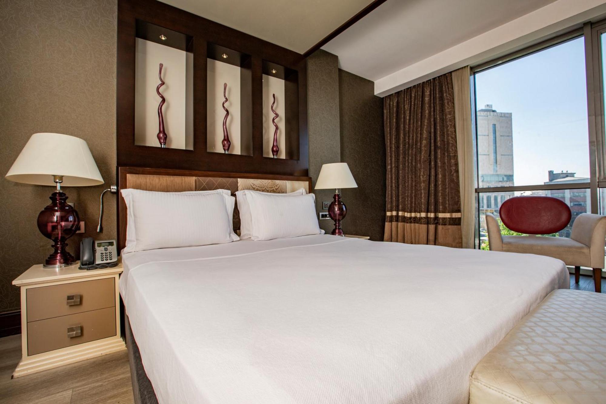 Deluxe King Room,1658760999:JPEG