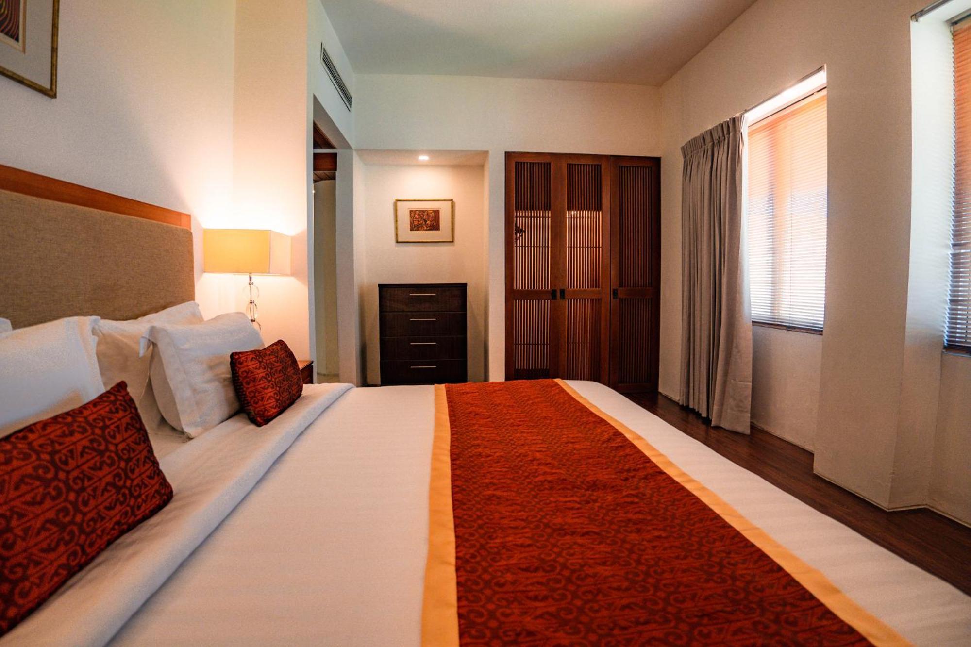 Suite Room with Free Airport Transfer,1675802583:JPEG