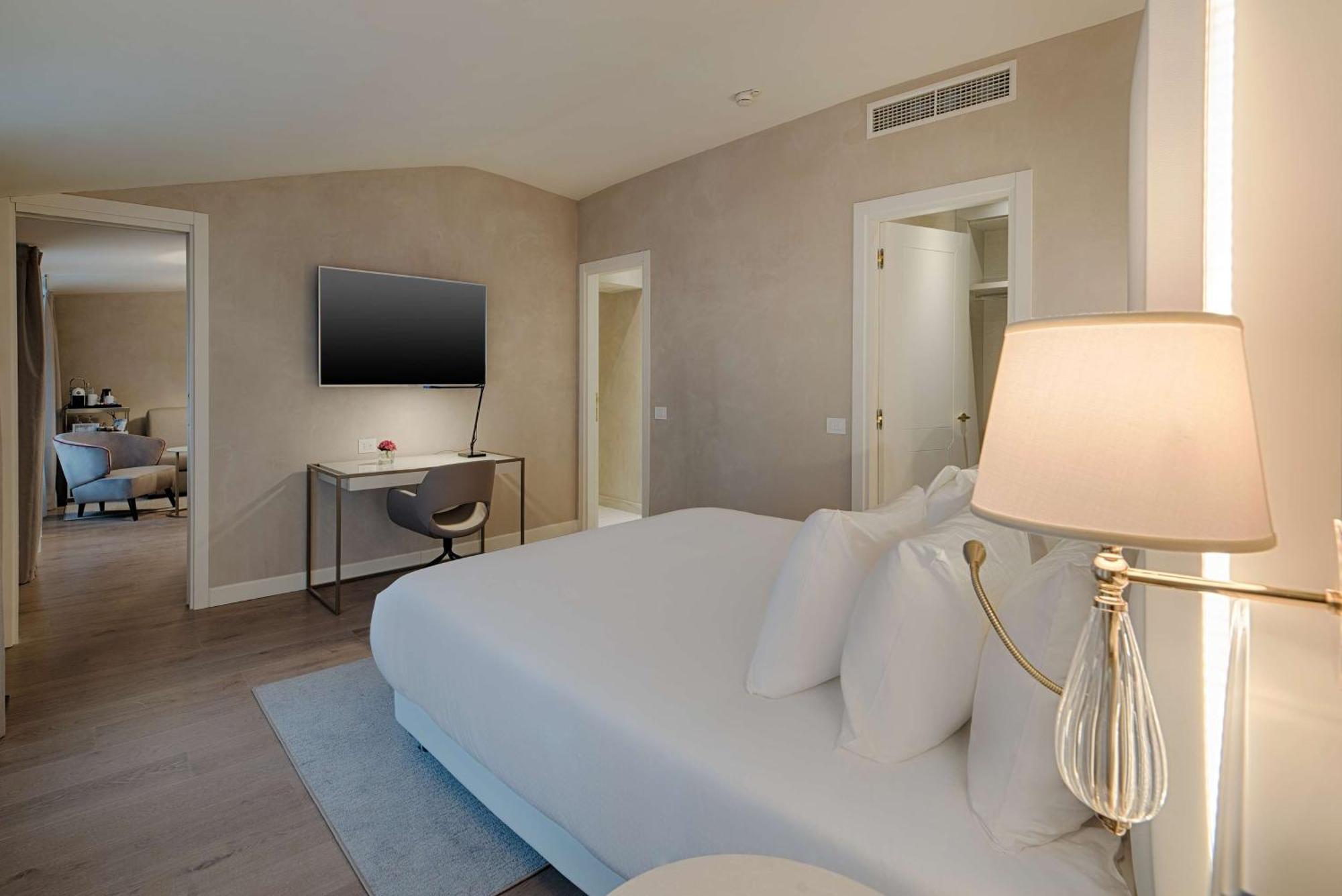 Suite with Extra Bed