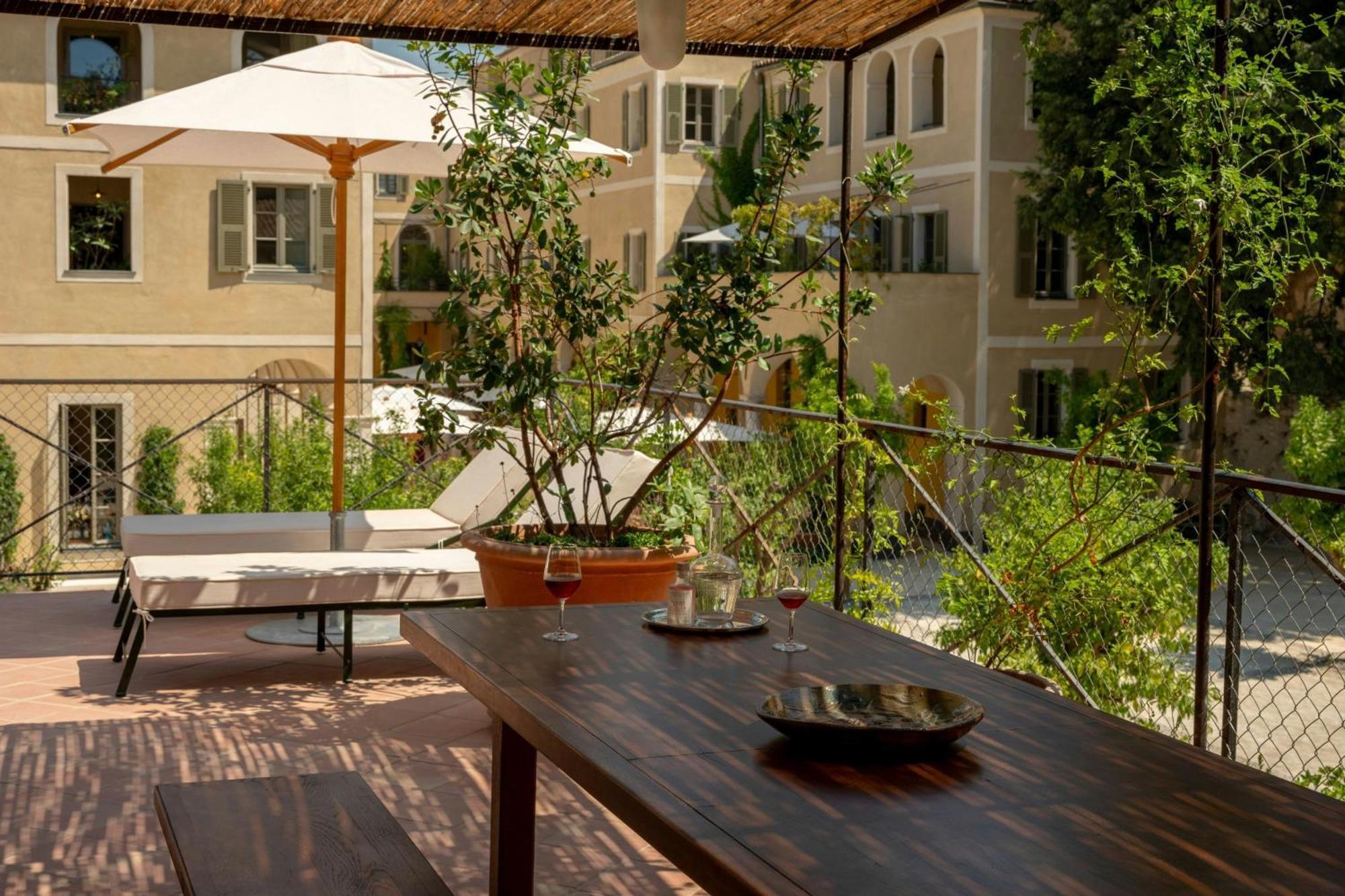 Terrasse du Cloitre King Suite with Balcony
