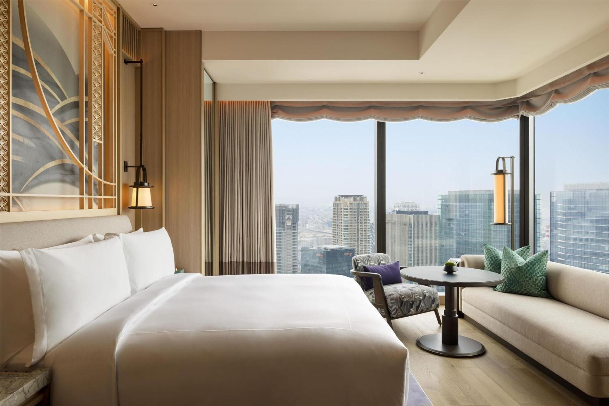 Corner King Suite