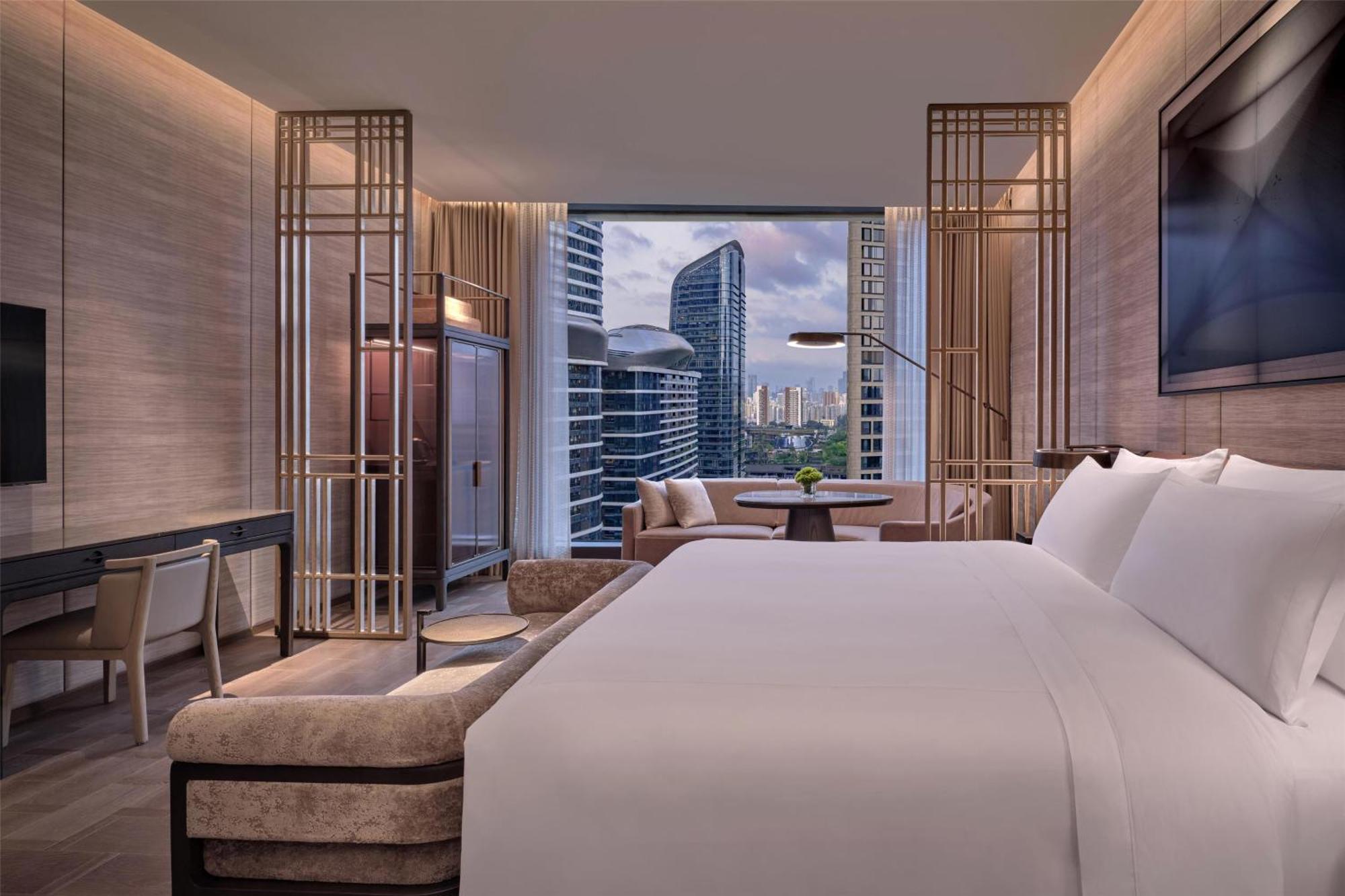 Deluxe King Room,1678758565:JPEG