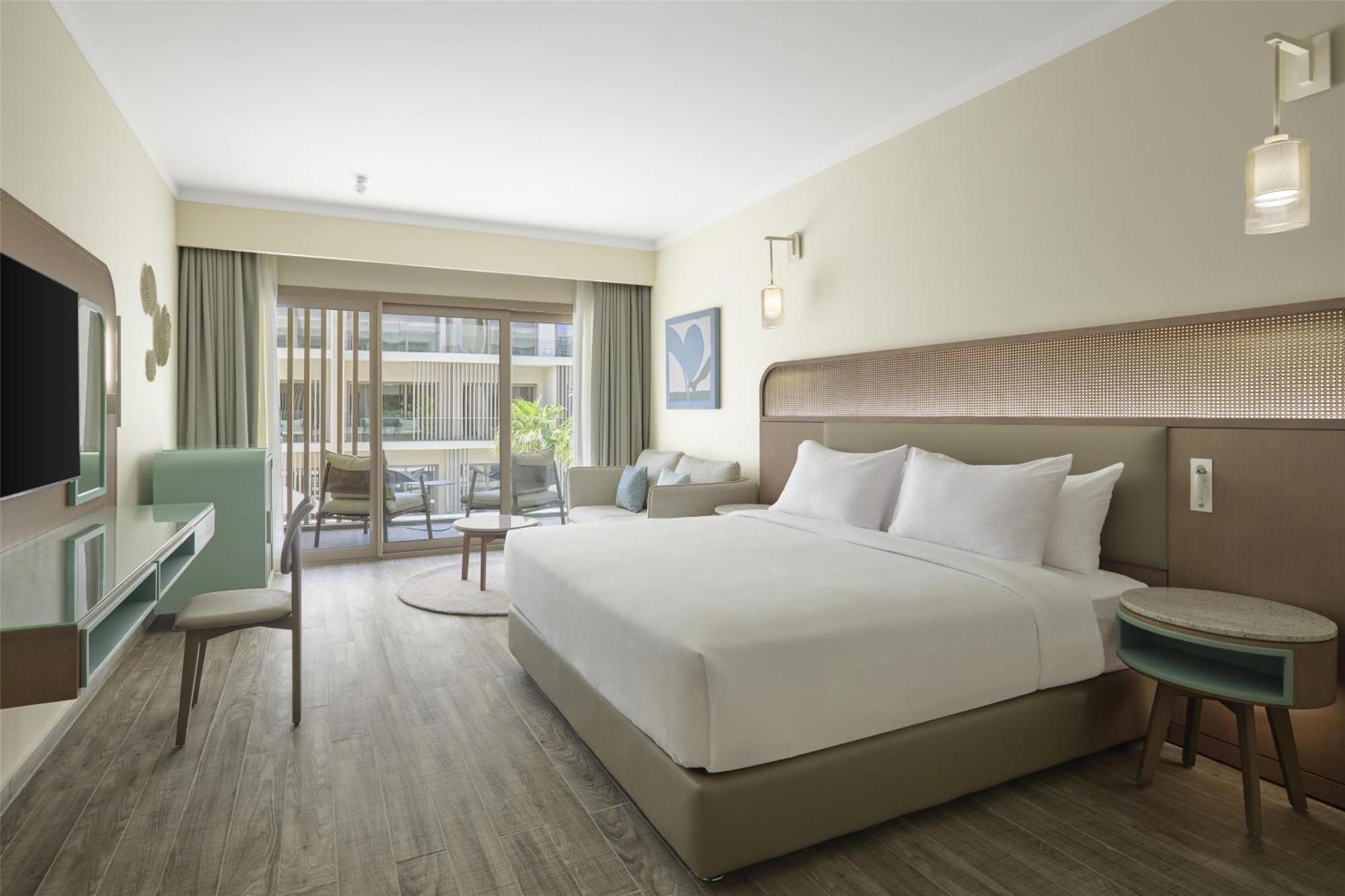Superior King Room with Pool View