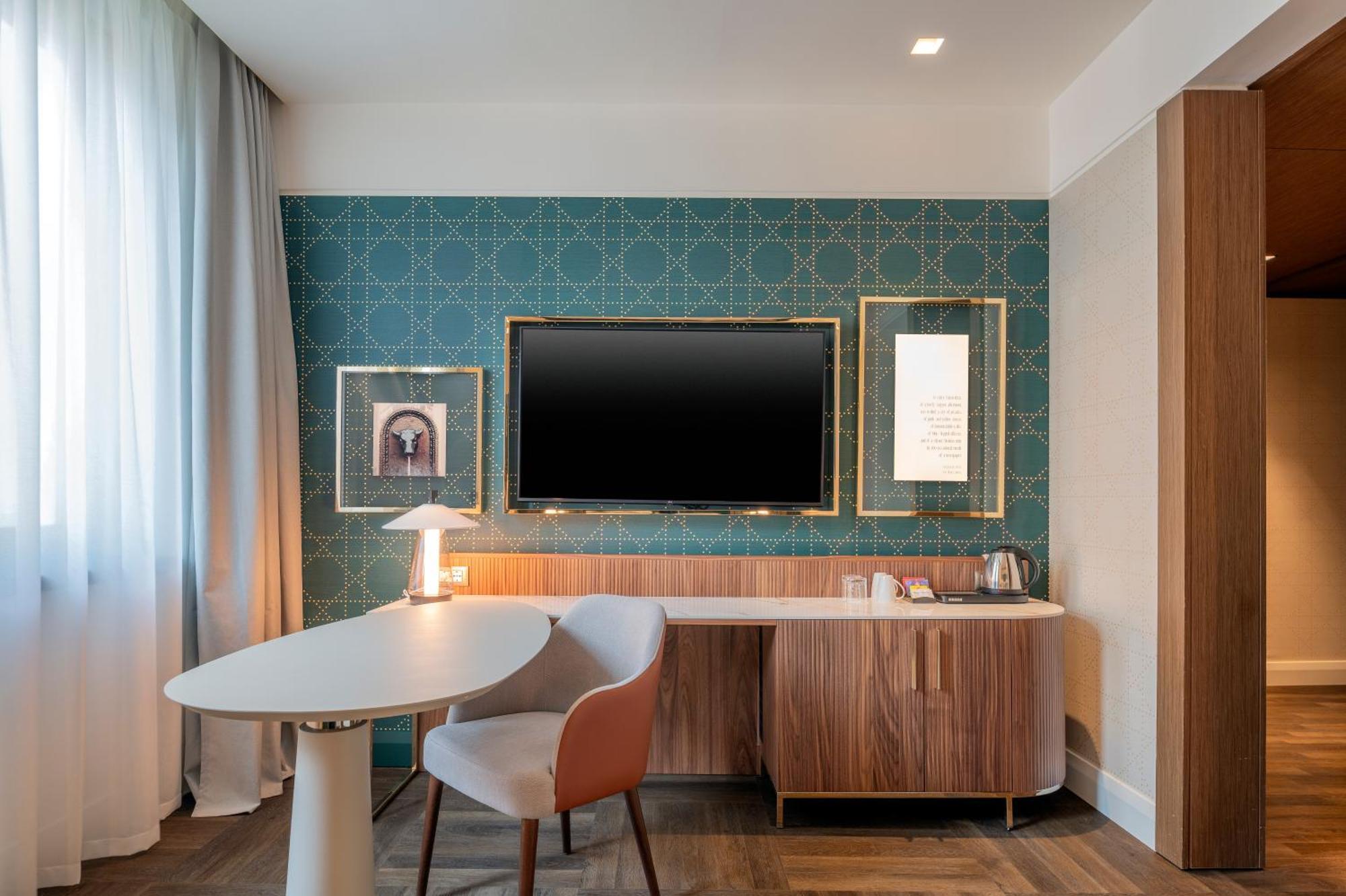 King Guest Room