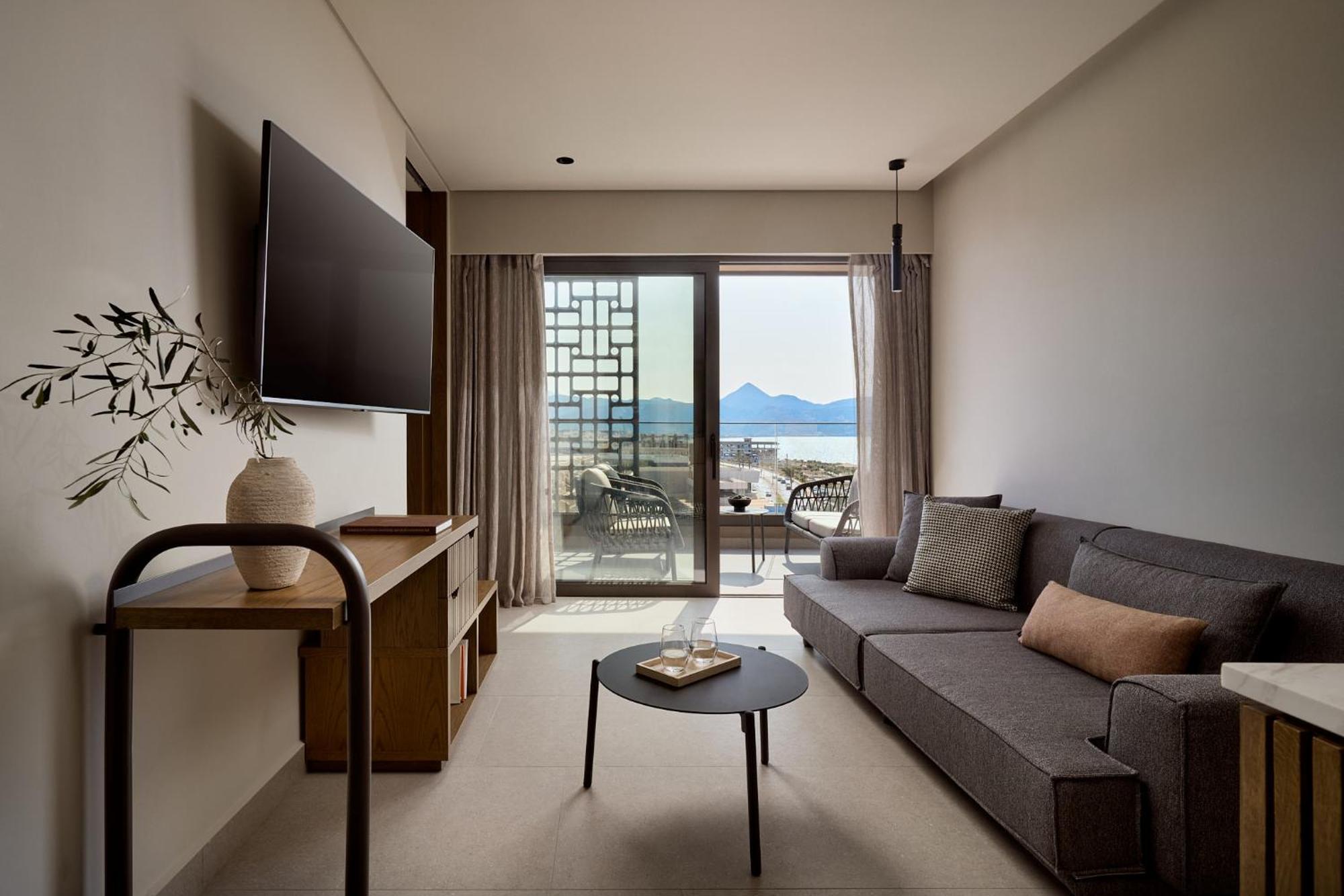 Signature Suite with Panoramic Sea View