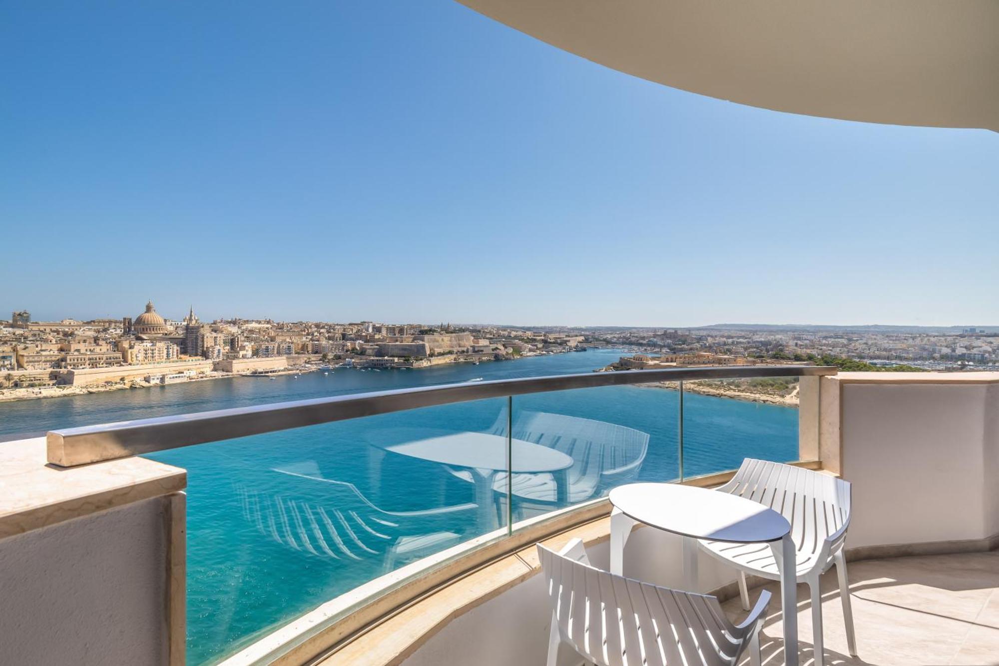 Junior Suite Sea Front with Terrace and Hot Tub