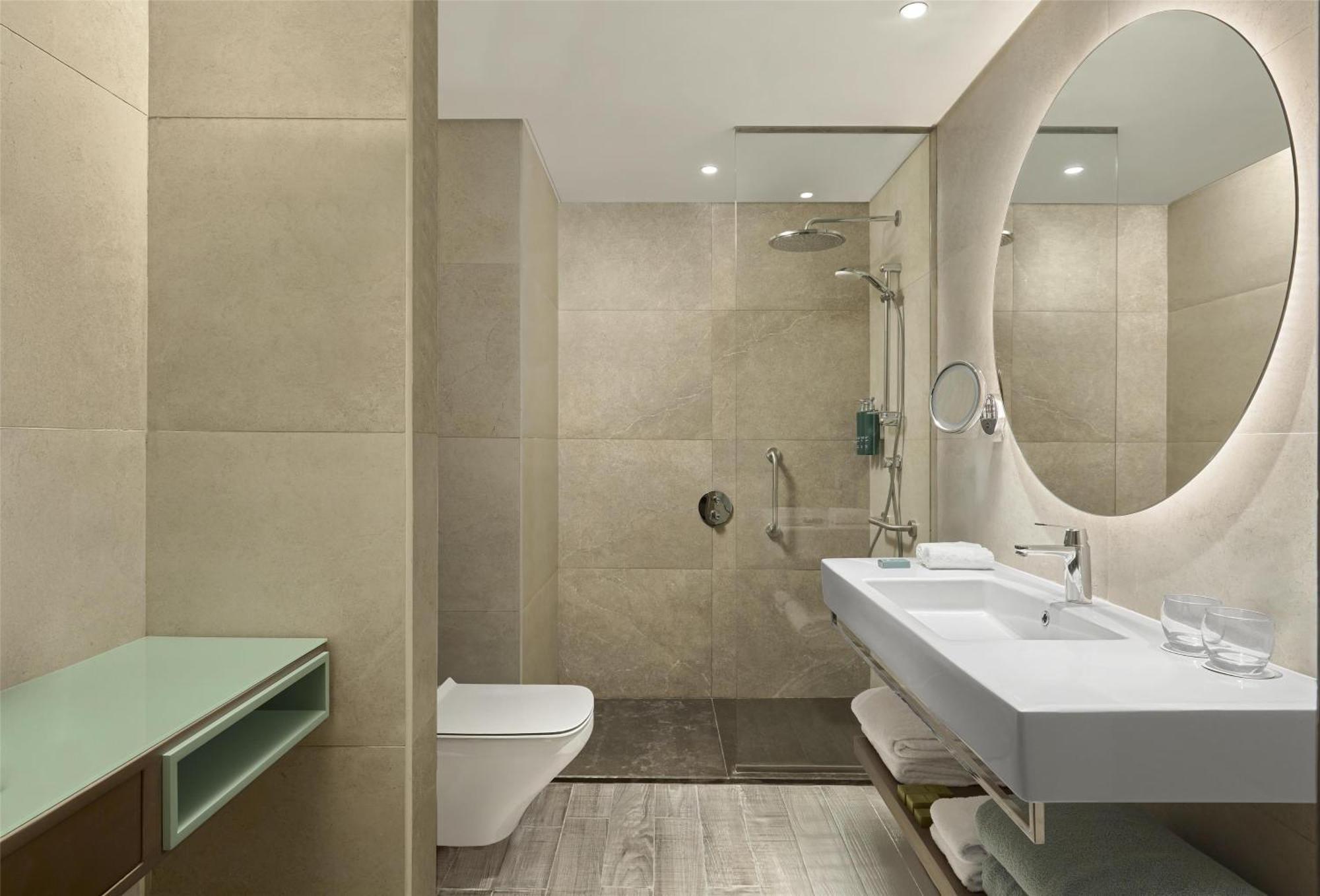 Deluxe King Room with Pool View