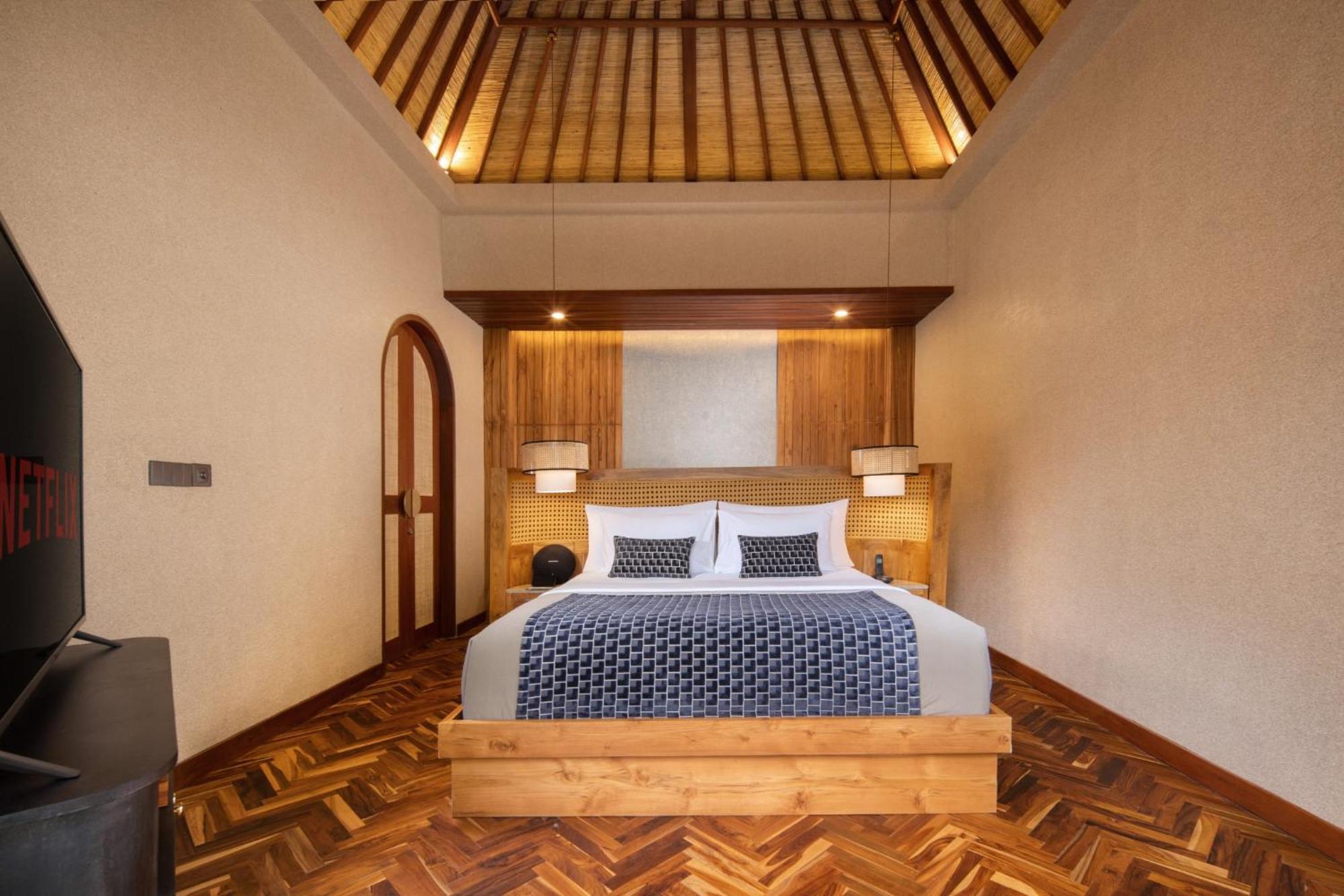 Two Bedroom Villa with Private Pool & Jacuzzi