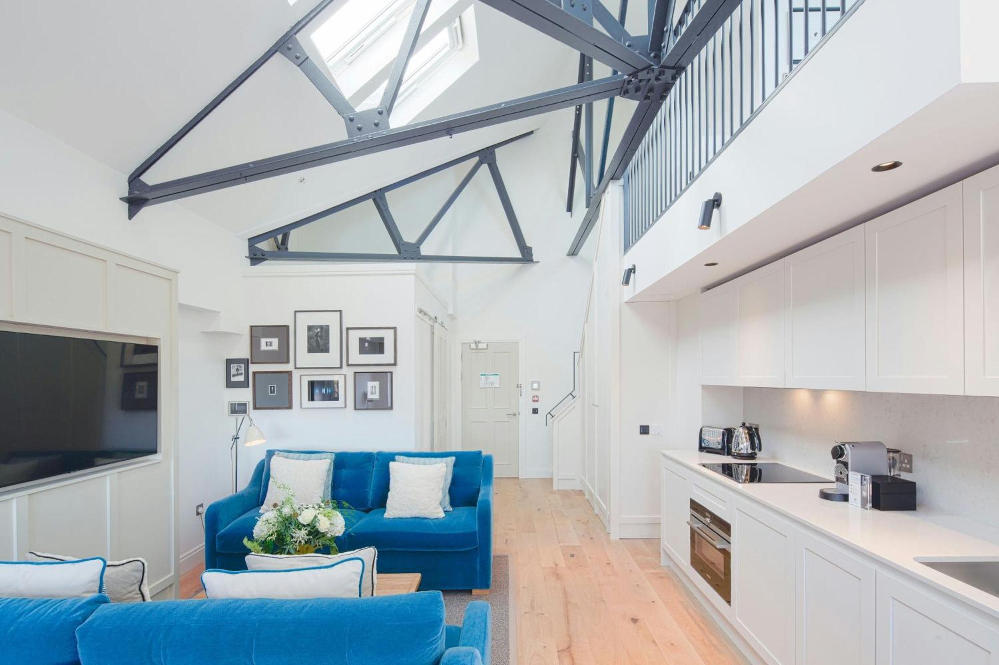 One-Bedroom Loft Double Suite with Sofa Bed and City View,1687480044:JPEG