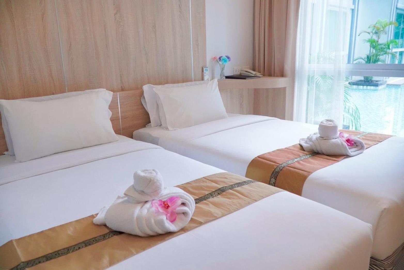 Deluxe Double or Twin Room with Pool View