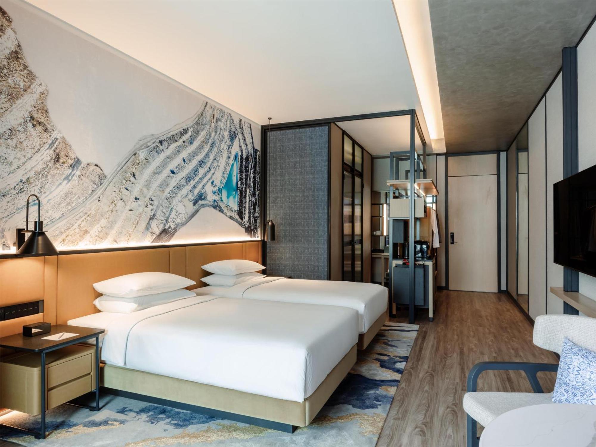 Twin Room with Two Twin Beds and Balcony