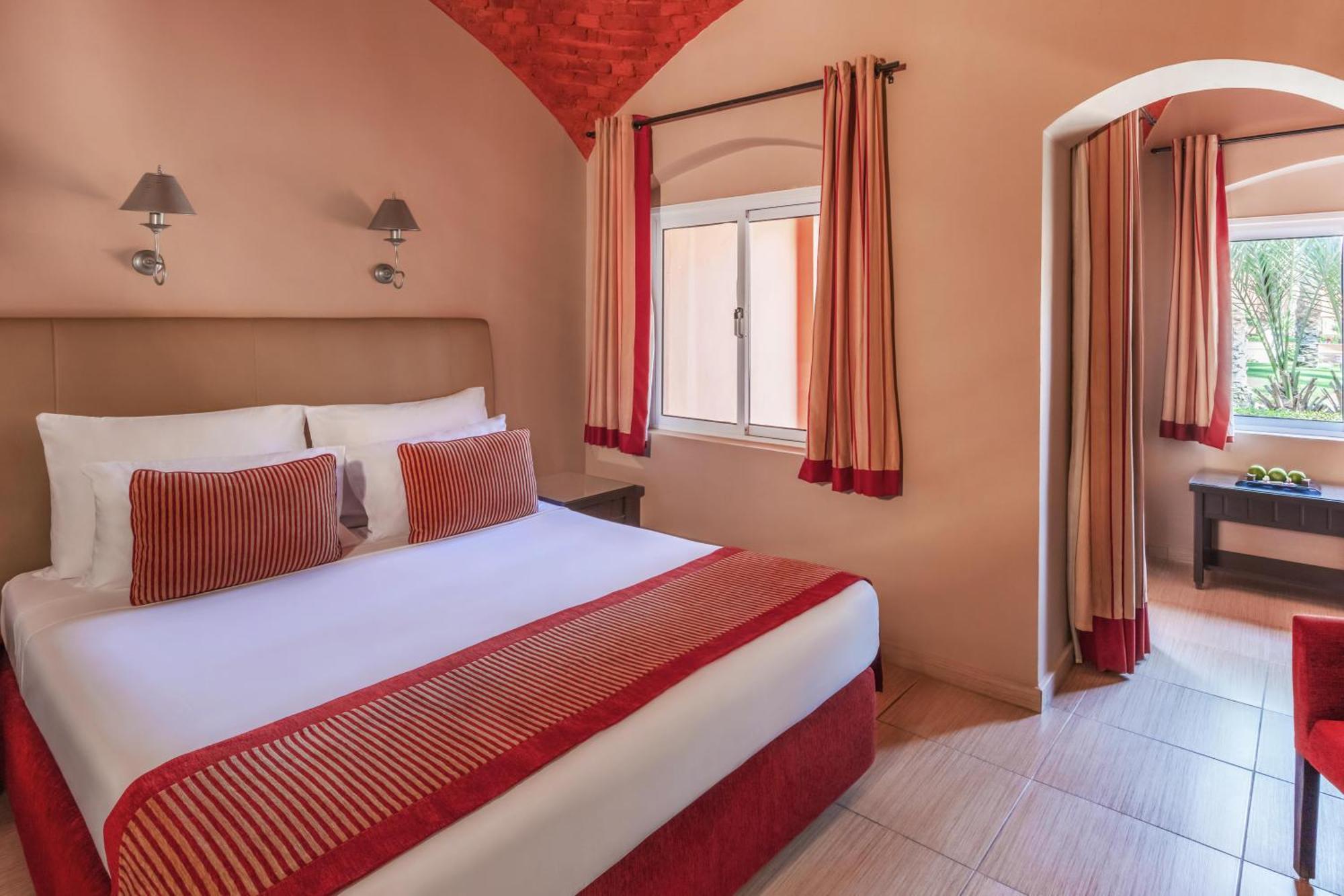 Superior, Queen or Twin Bed, Garden View
