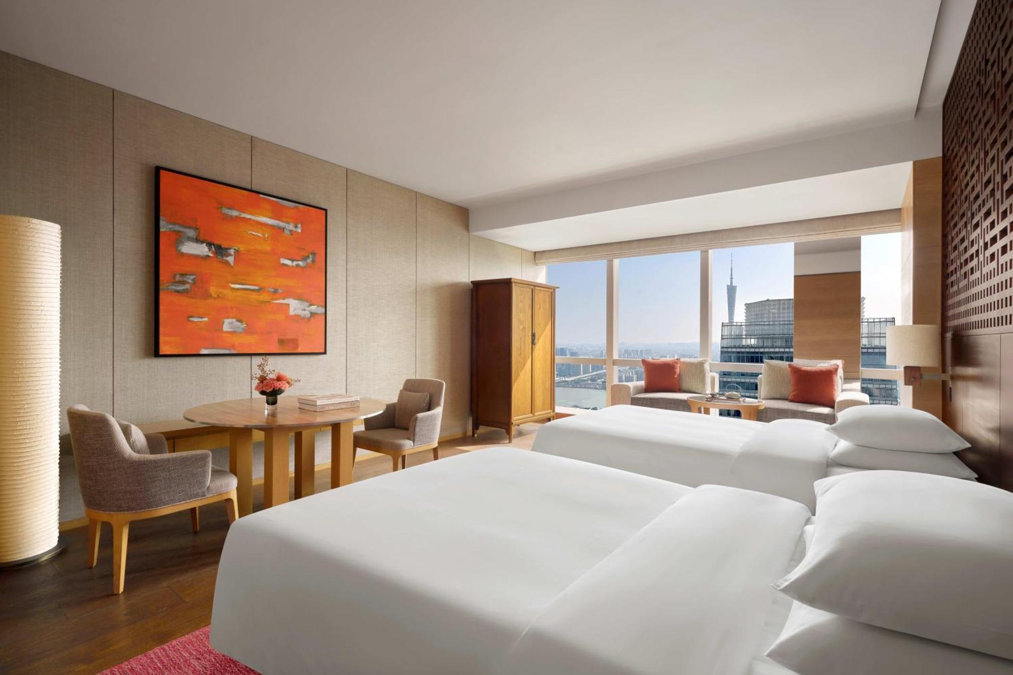 2 Twin Beds, Canton Tower View