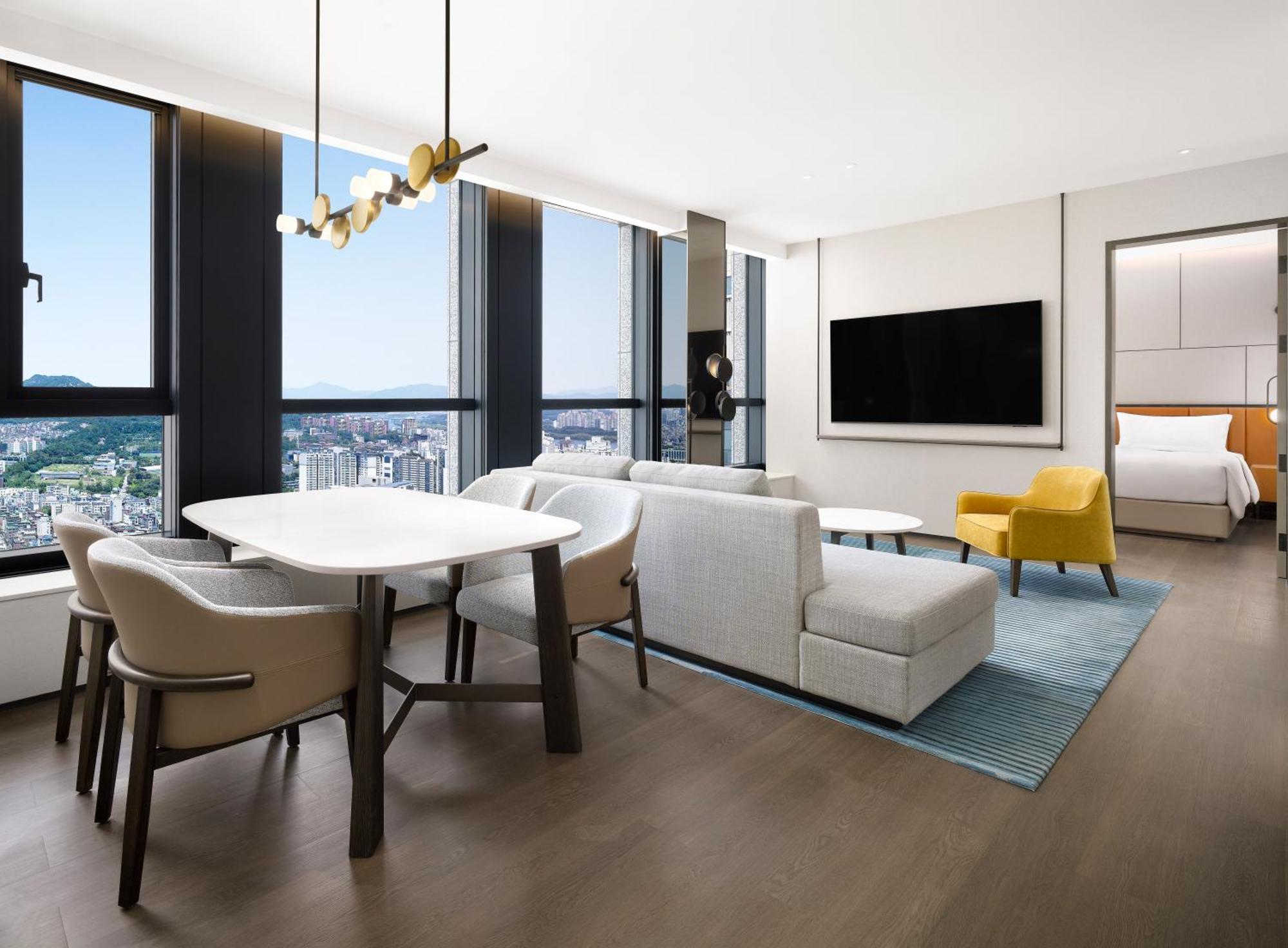 1 Bedroom Premier Family Suite, 1 Double Size Bed & 1 Single Size Bed