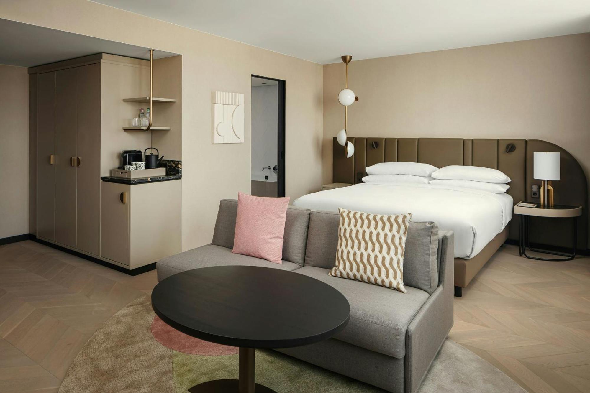 Family Junior Suite - M Club Lounge Access