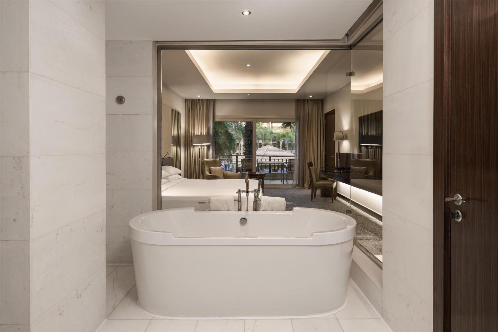 Executive Suite,1697818257:JPEG