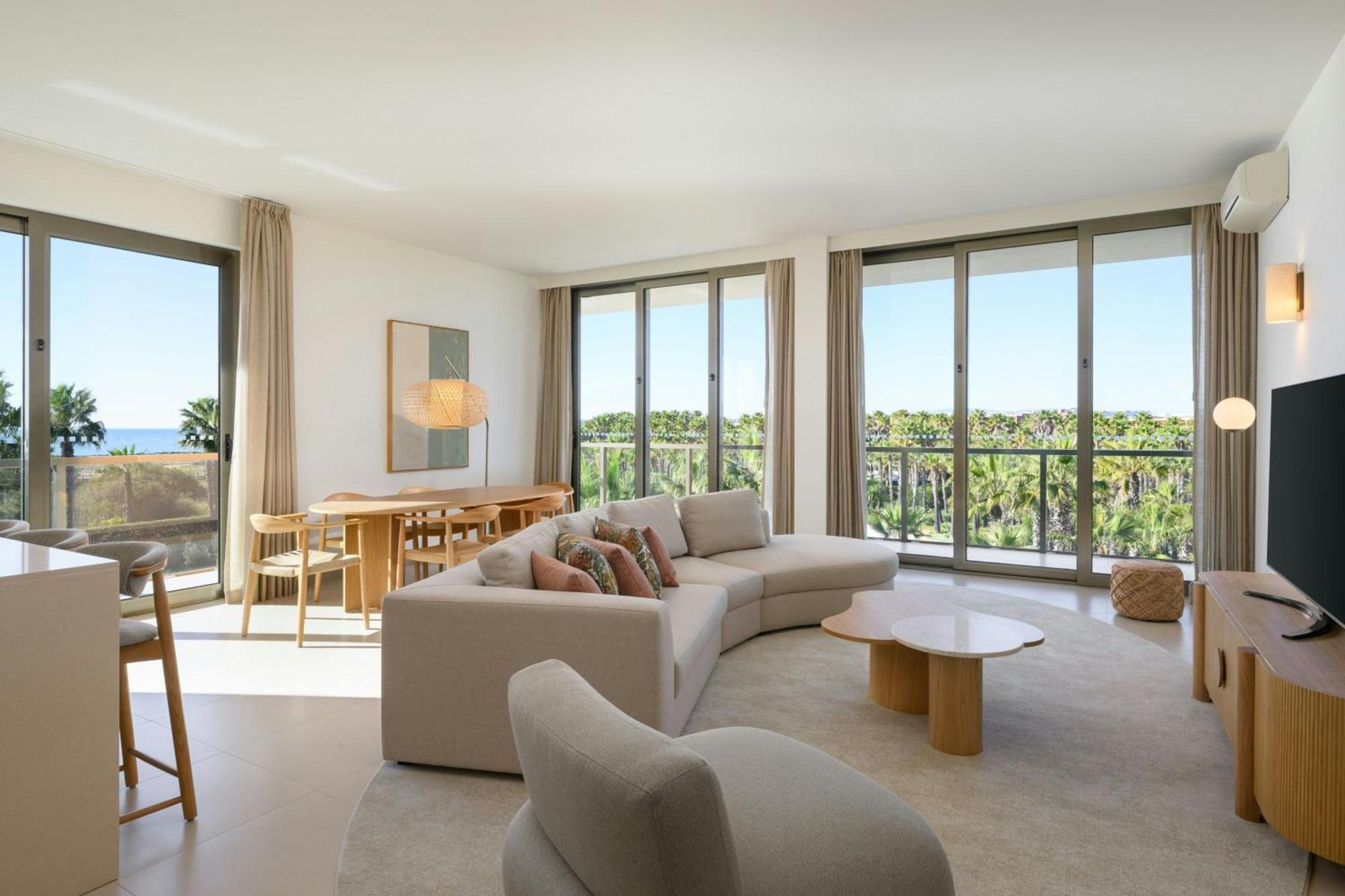 Three-Bedroom Suite with Balcony and Sea View