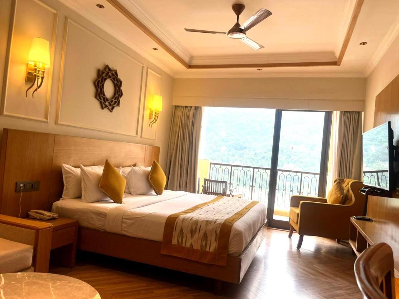 Executive Ganga View Room with 15% discount on spa, food, bevearges & 3hrs early check-in and late check-in (subject to availability)