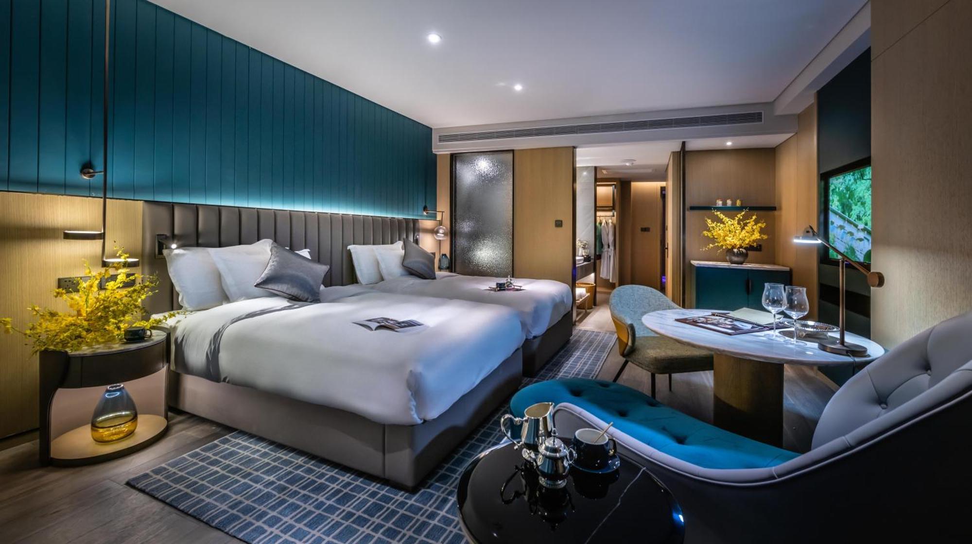 Stylish Canton Tower River View Twin Room