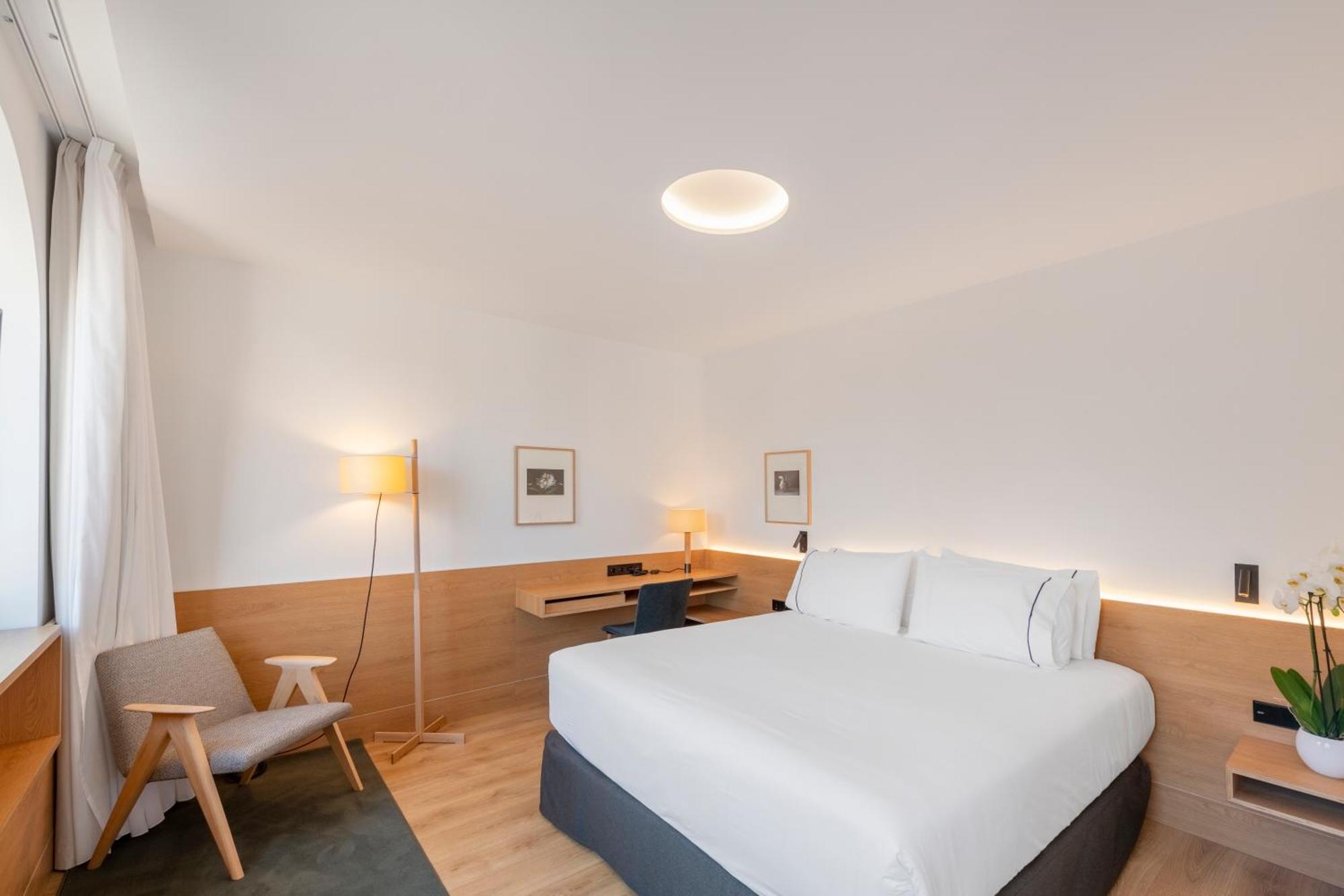 Deluxe Room with Views