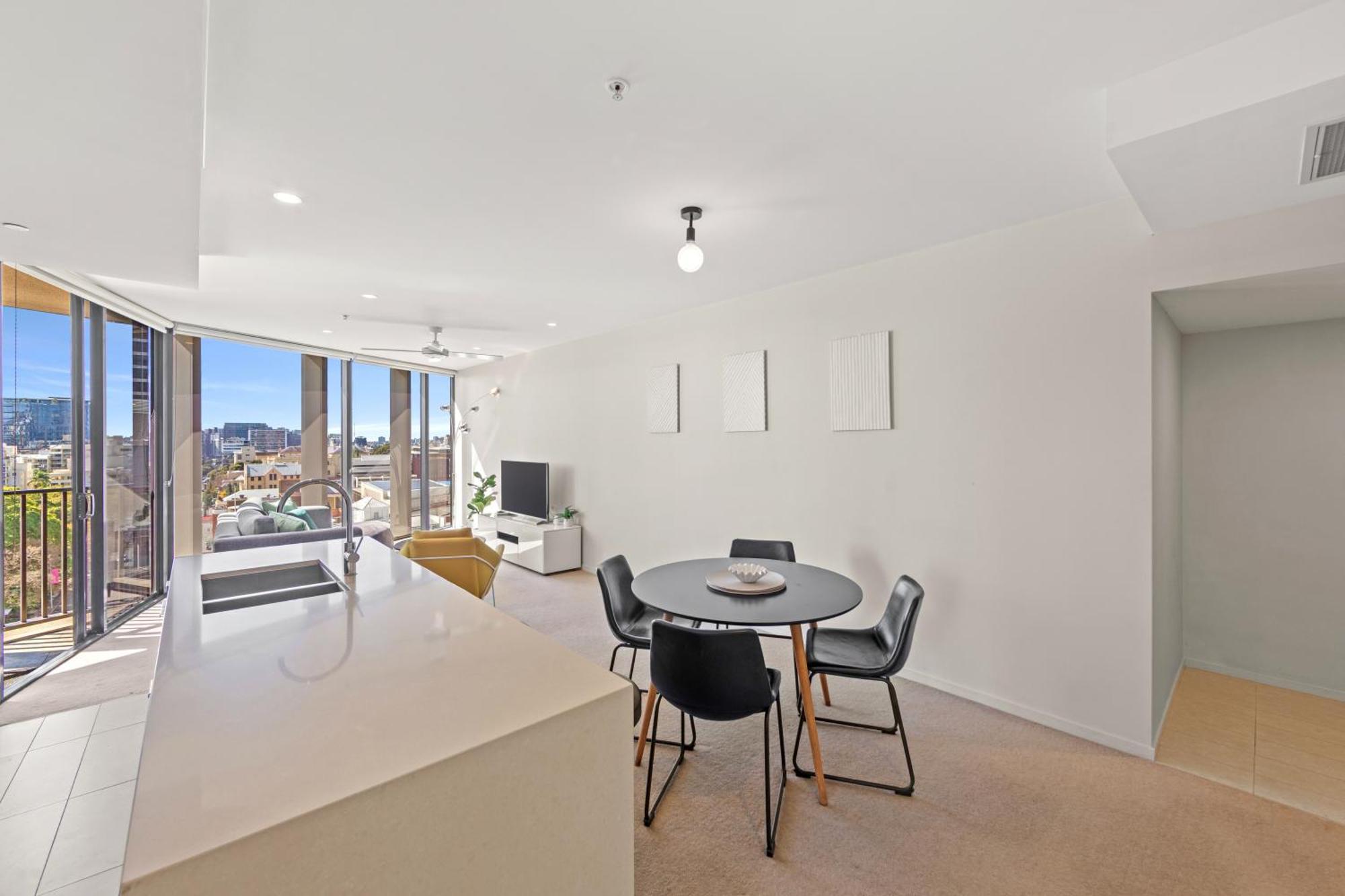 Two Bedroom Two Bathroom City View Apartment,1700343403:JPEG