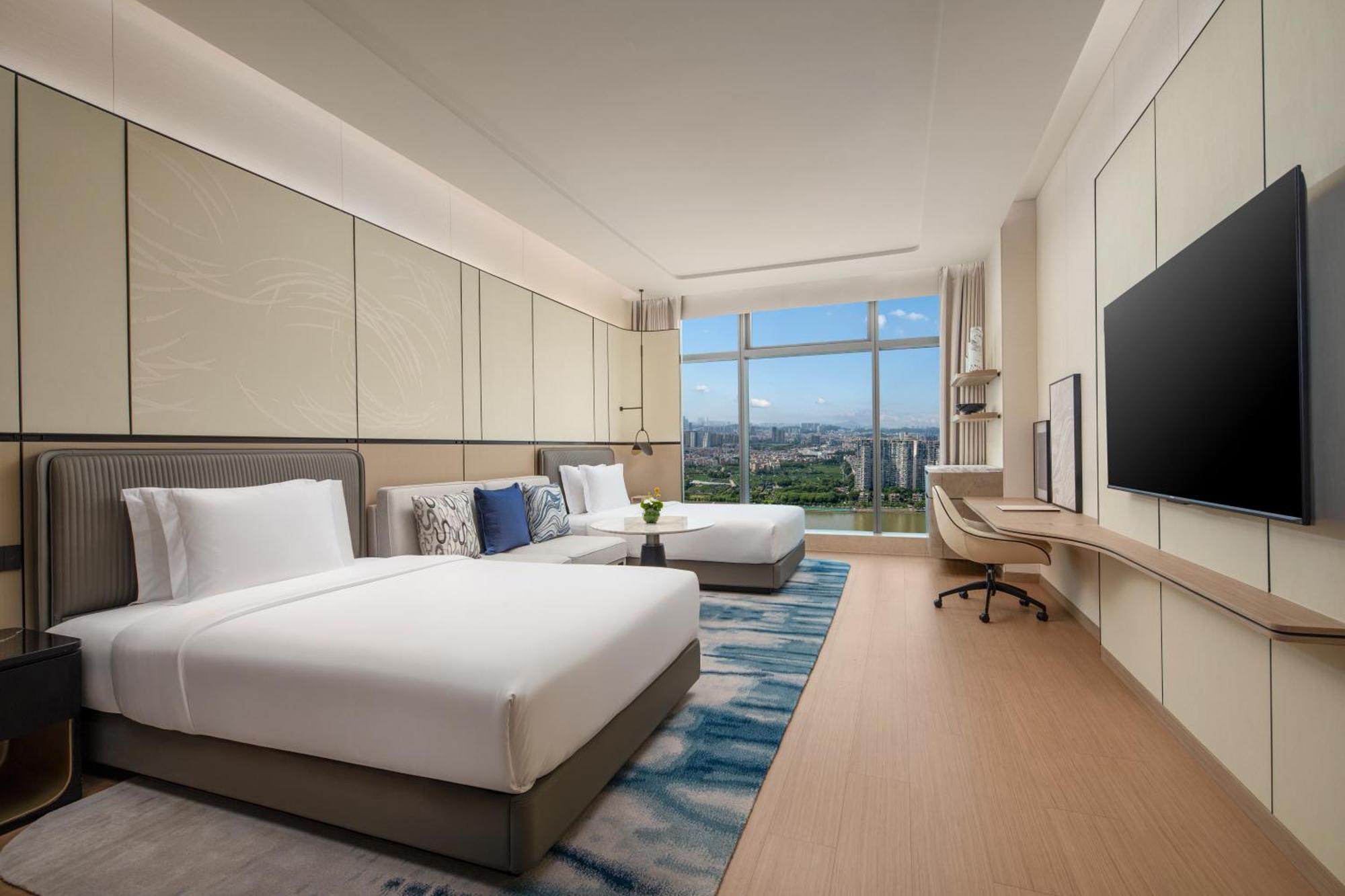 Standard Double Room with Two Double Beds and River View - Lounge Access